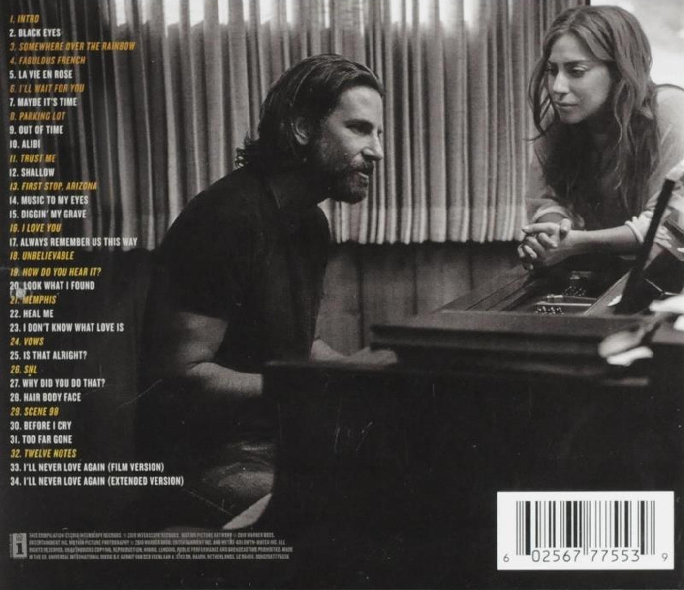 Rückseite einer CD-Hülle mit Titelliste. Bradley Cooper & Lady Gaga sitzen nebeneinander.