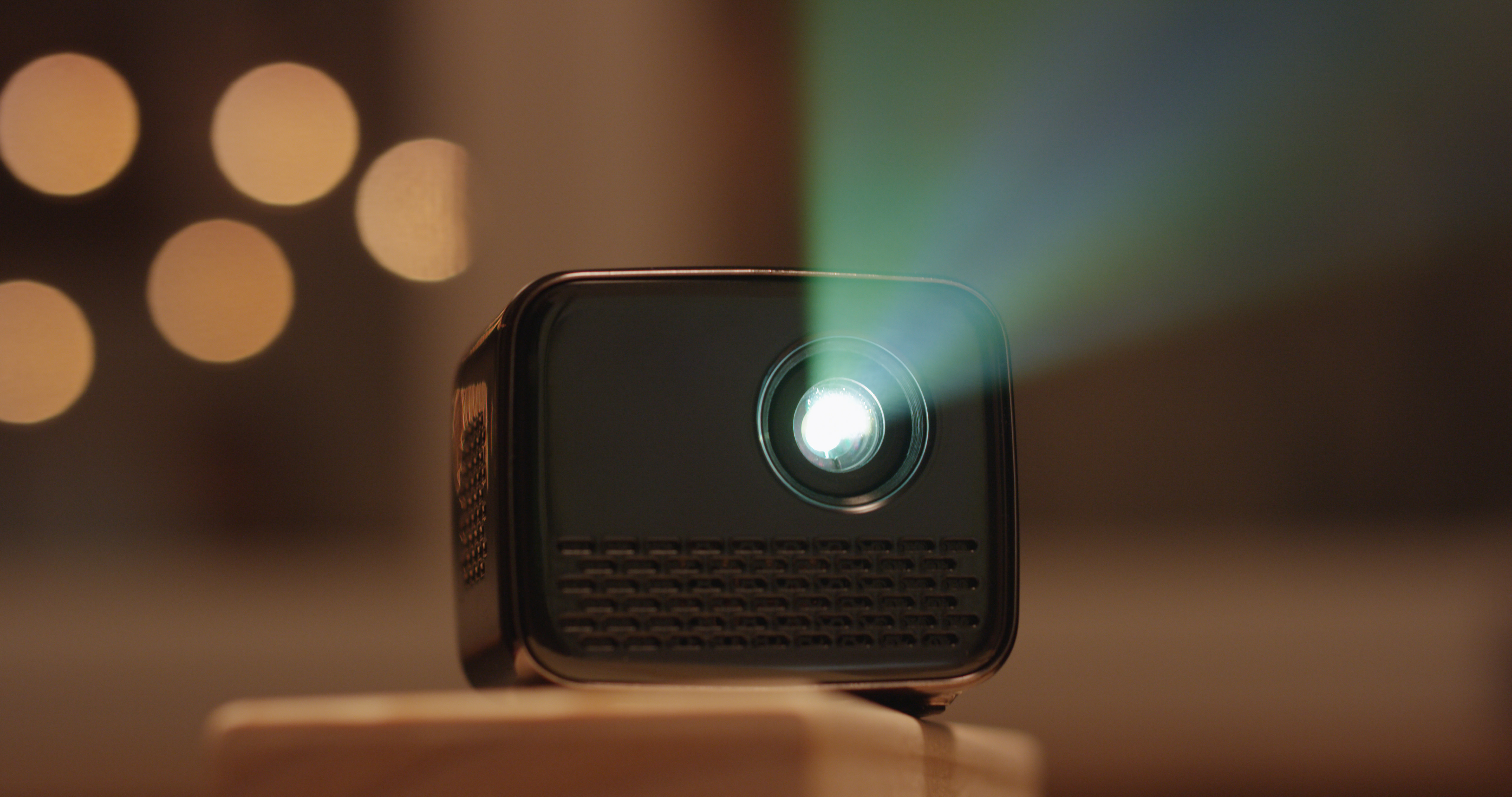 PHILIPS PicoPix Nano Beamer(WVGA, 100 Lumen, WLAN)