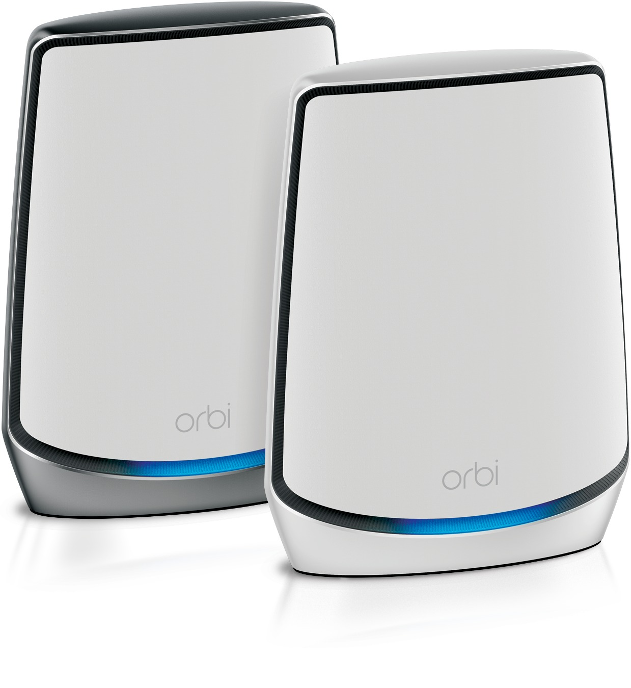 Zwei weiße und silberne Orbi-Router. Die beiden Router stehen nebeneinander.