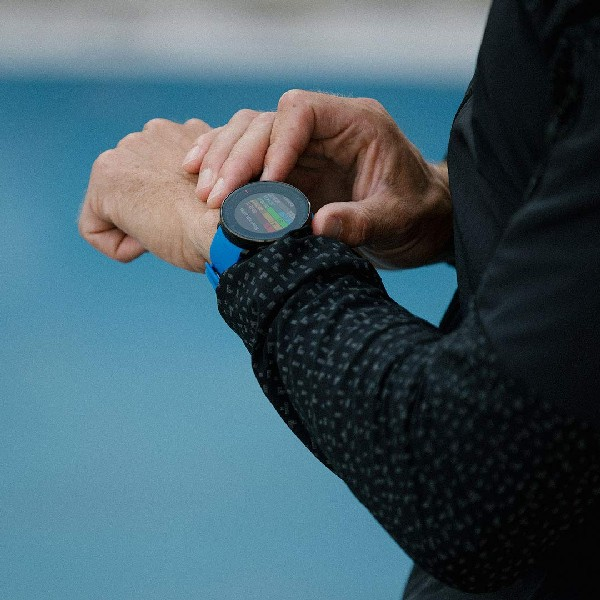 Reloj deportivo - Polar Vantage M, Azul, Multideporte, M/L, Resistente al agua