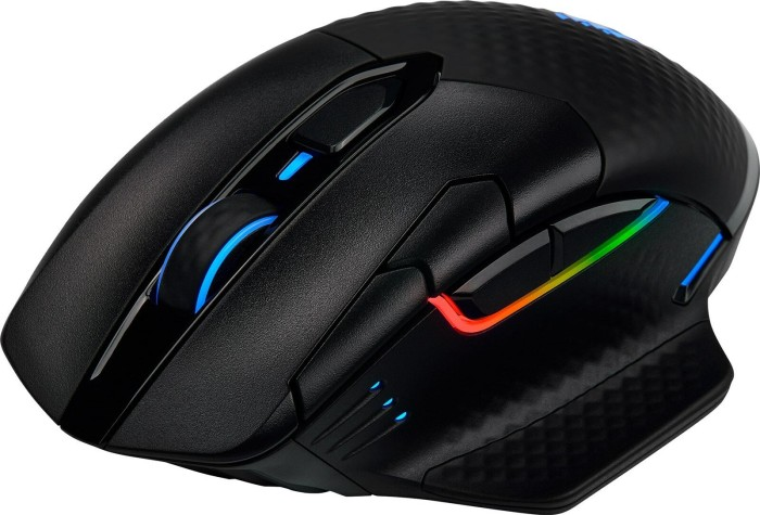 Schwarze Gaming-Maus mit mehreren Tasten. Sie hat blaue und Regenbogenlichter.