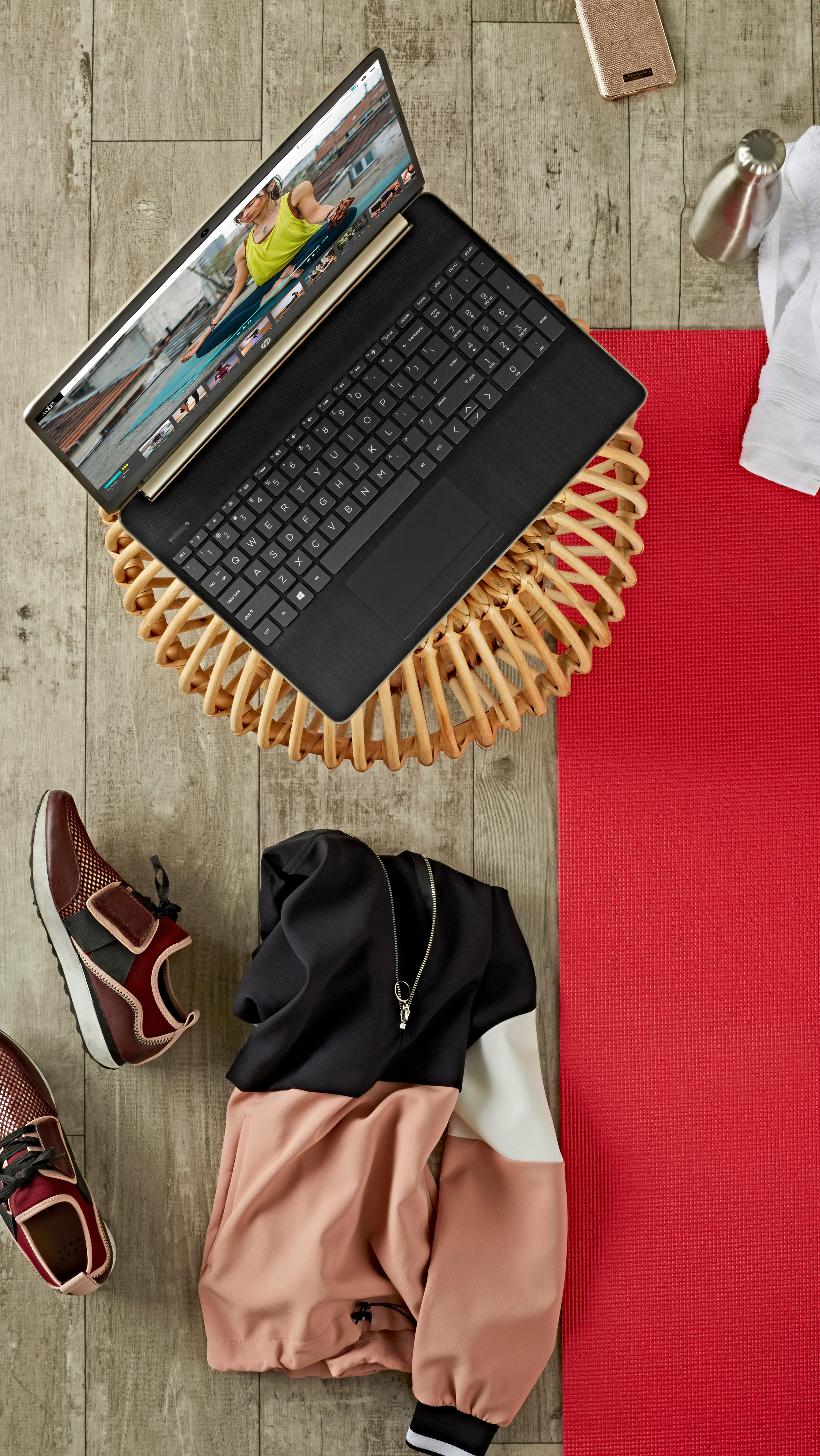 HP Laptop 15-dw0620ng - 15,6 Zoll - Intel® Core™ i5 i5-8265U - 16 GB - 512 GB - Intel® UHD 620 - Windows 10 Home S-Modus (32 Bit)