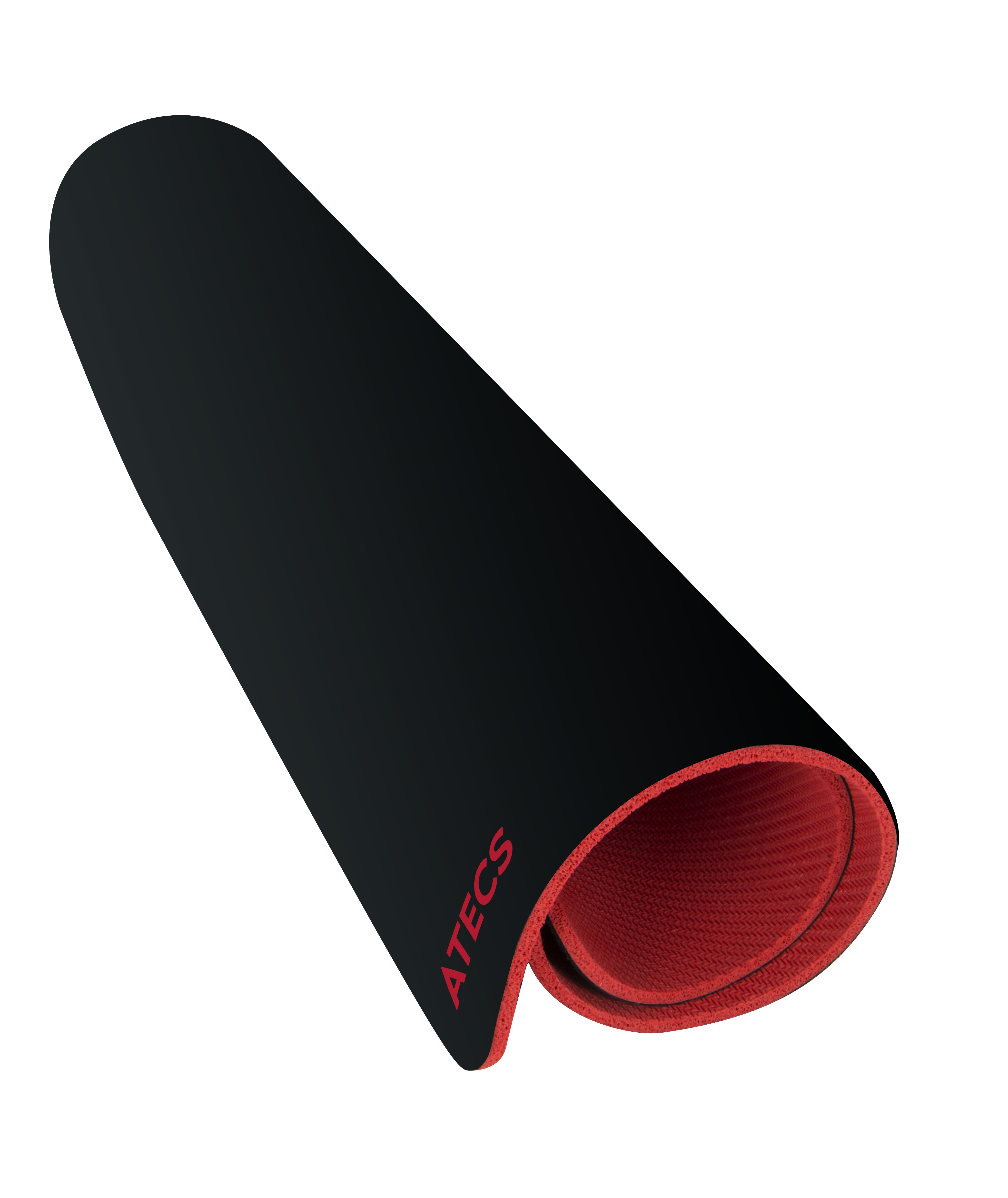 Tappetino per mouse da gioco nero e rosso, arrotolato, con il logo ATECS.