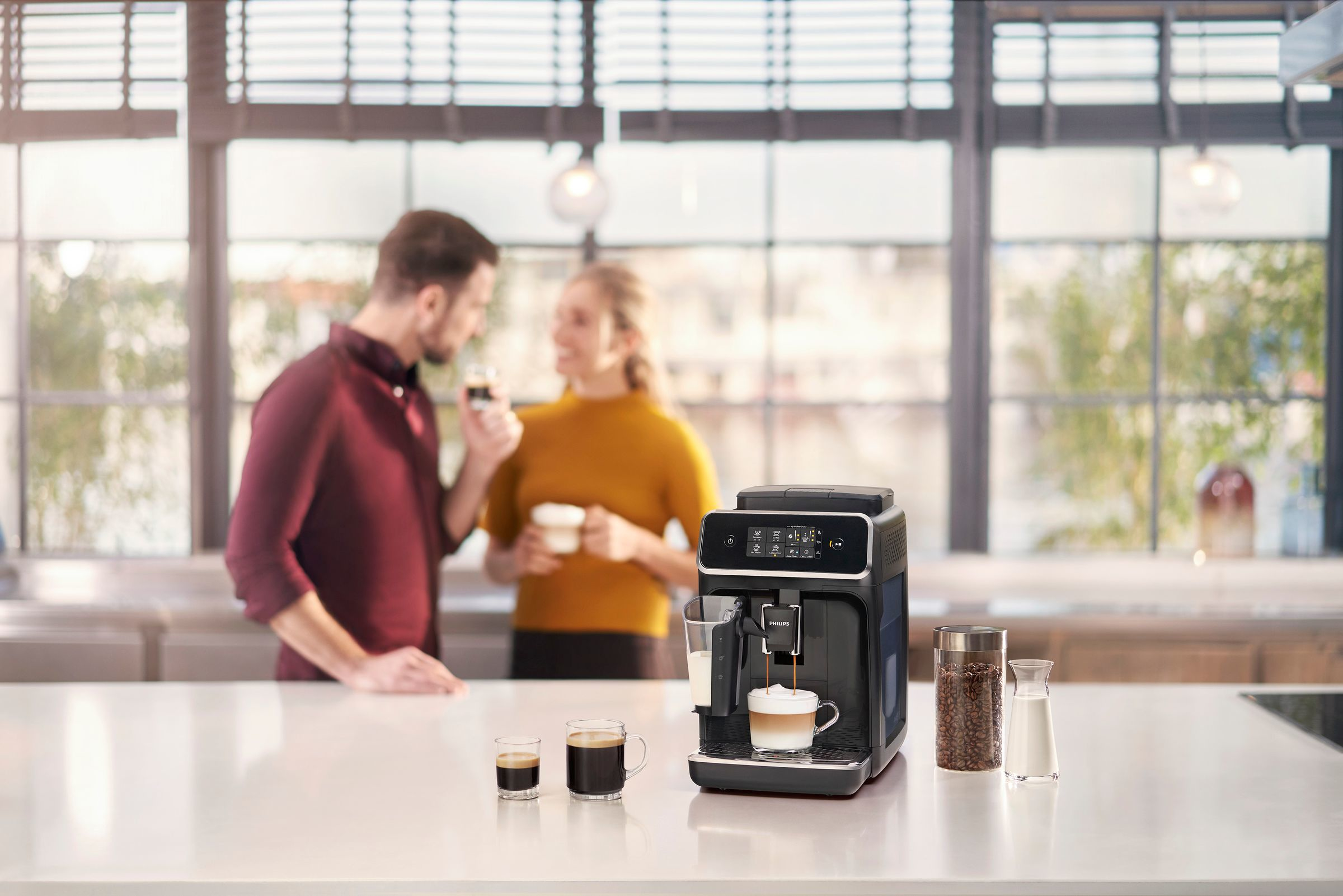 PHILIPS EP2231/40 Serie 2200 Latte GO Kaffeevollautomat (Matt Schwarz, Keramikmahlwerk, 15 bar, integrierter Milchbehälter)