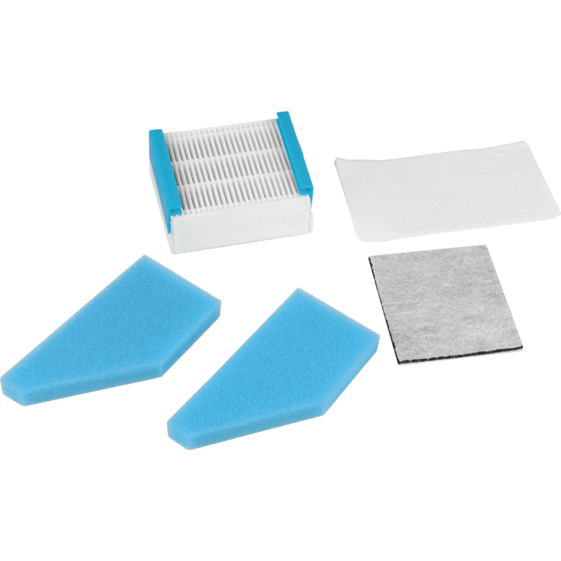 Luftfilterkomponenten, einschließlich blauer und schwarzer Filter, auf einer Oberfläche angeordnet.