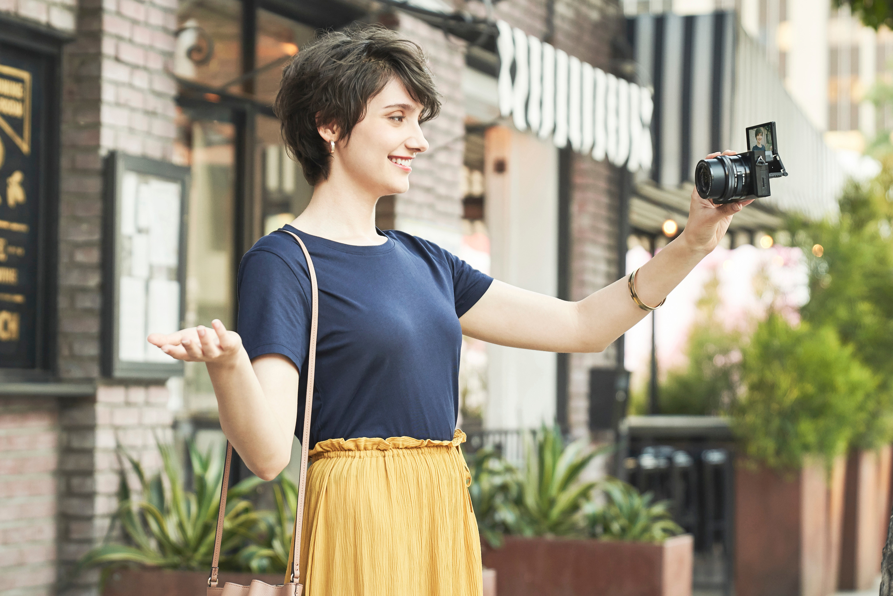 SONY Alpha 6100 Body (ILCE-6100) Systemkamera, 7,6 cm Display Touchscreen, WLAN