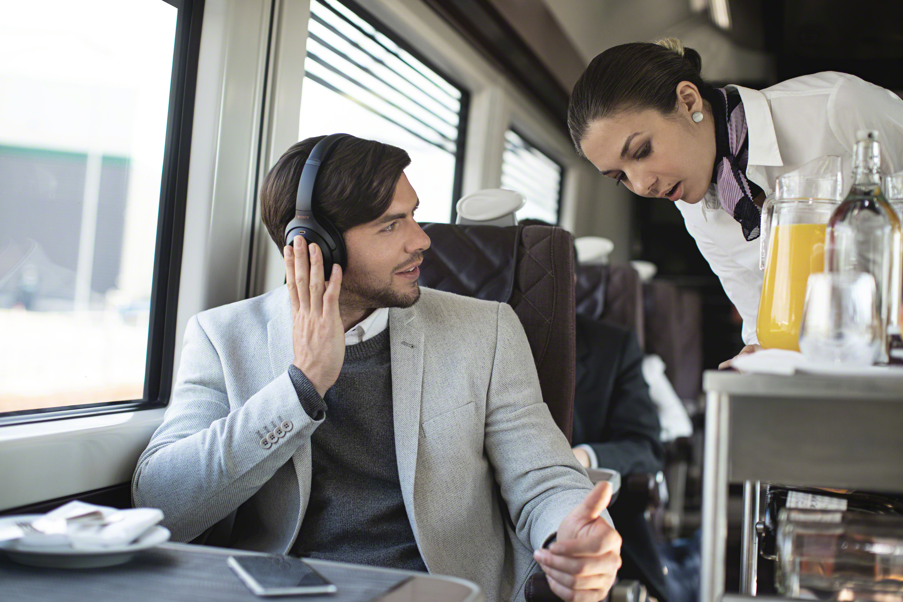 SONY Bluetooth Kopfhörer WH-1000XM3 mit Geräuschminimierung, schwarz