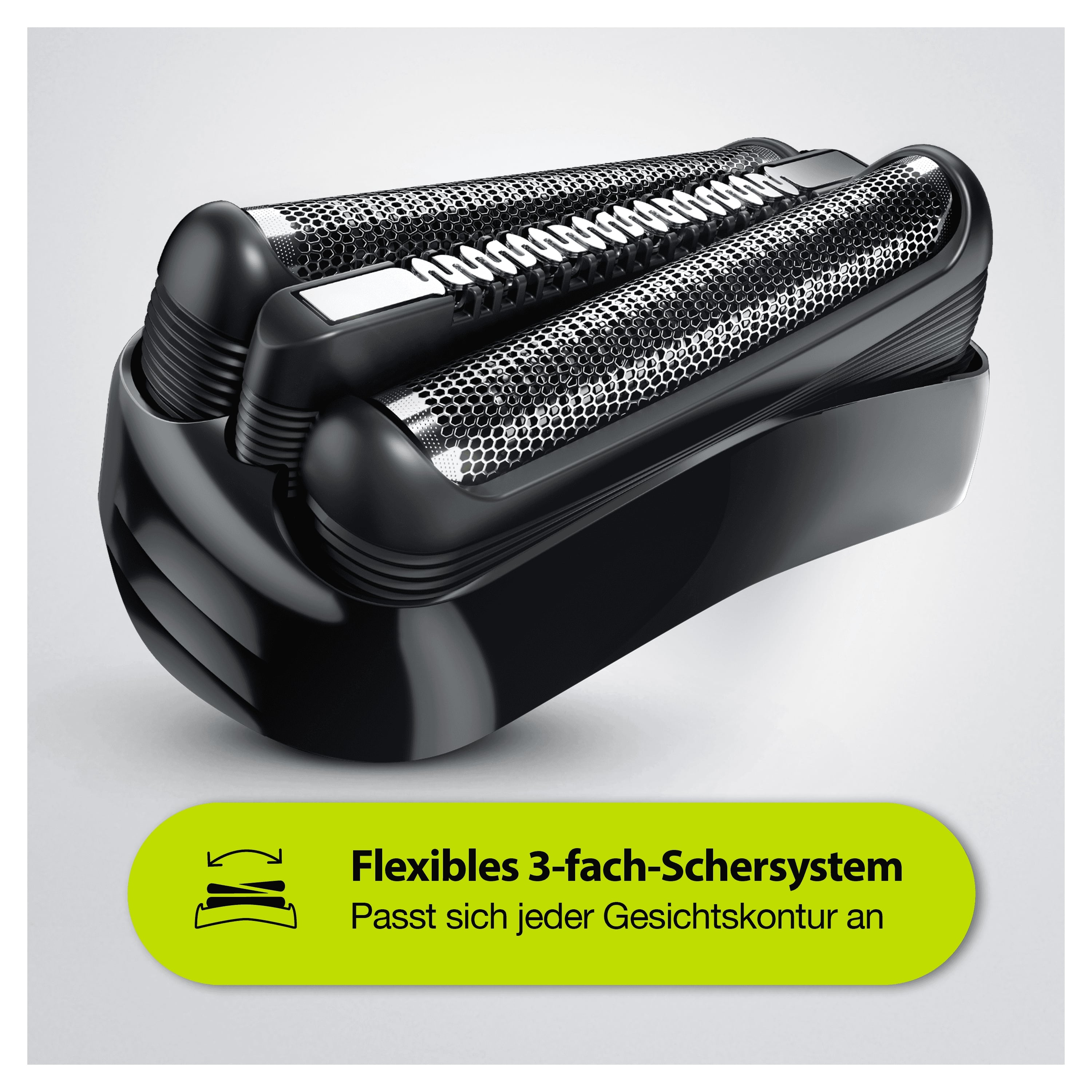 Nahaufnahme eines schwarzen Rasiererkopfes. Text: Flexibles 3-fach-Messersystem. Passt sich jeder Gesichtskontur an.