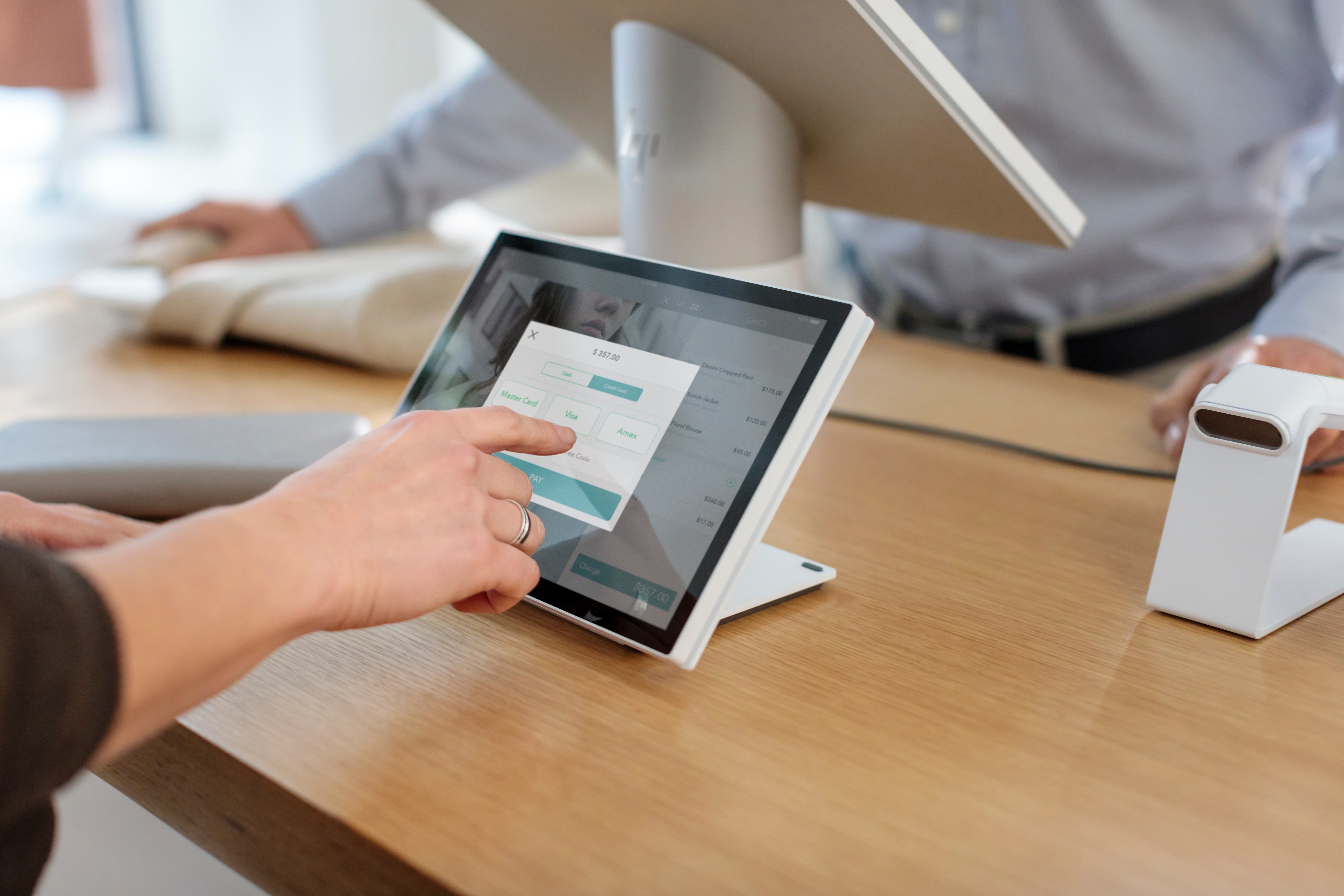 HP - B2B ElitePOS G1 Retail-System, Modell 141 - Celeron® 3965U - 4 GB - 128 GB