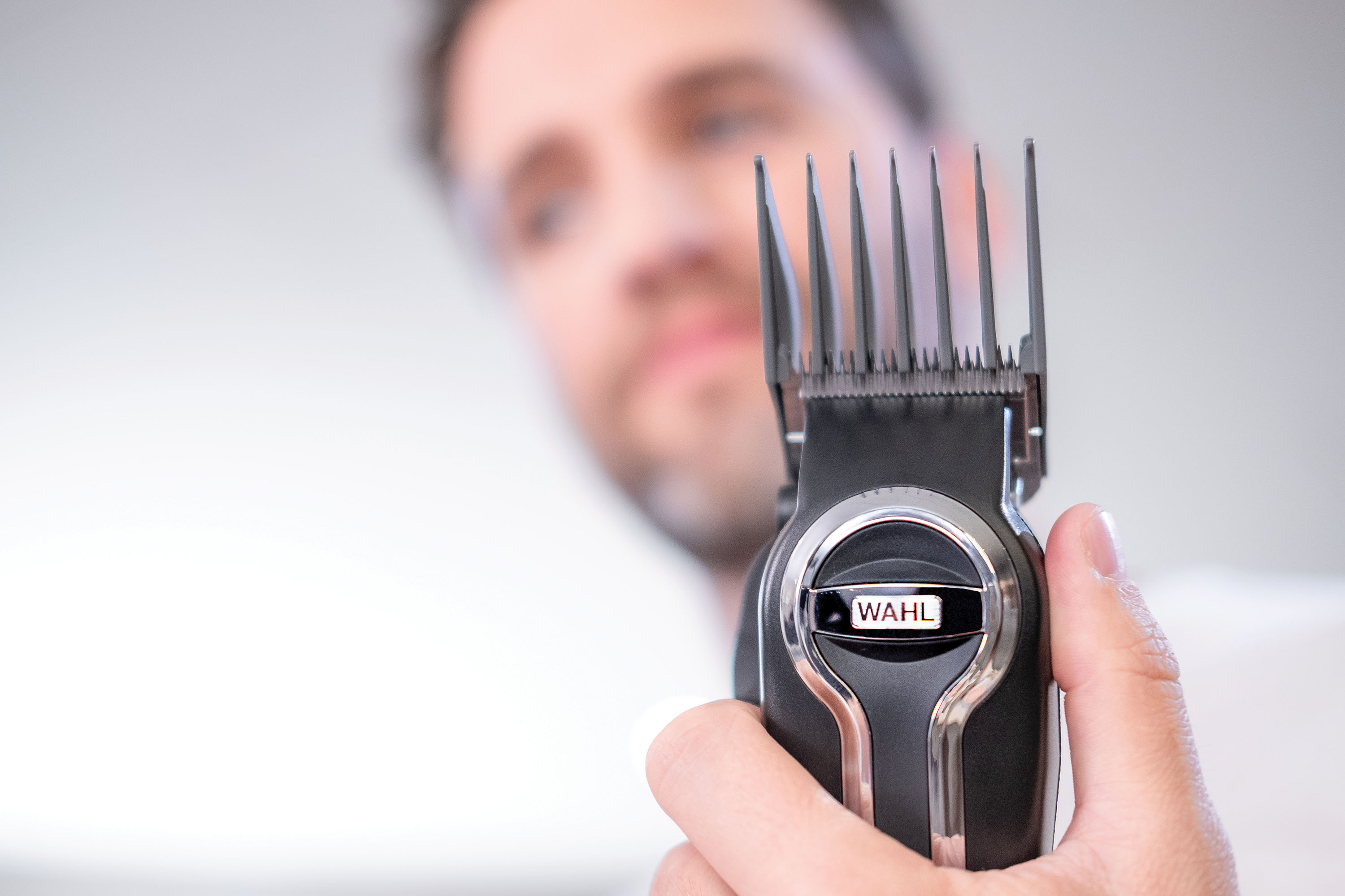 WAHL ELITEPRO Saç Kesme Makinesi Çantalı
