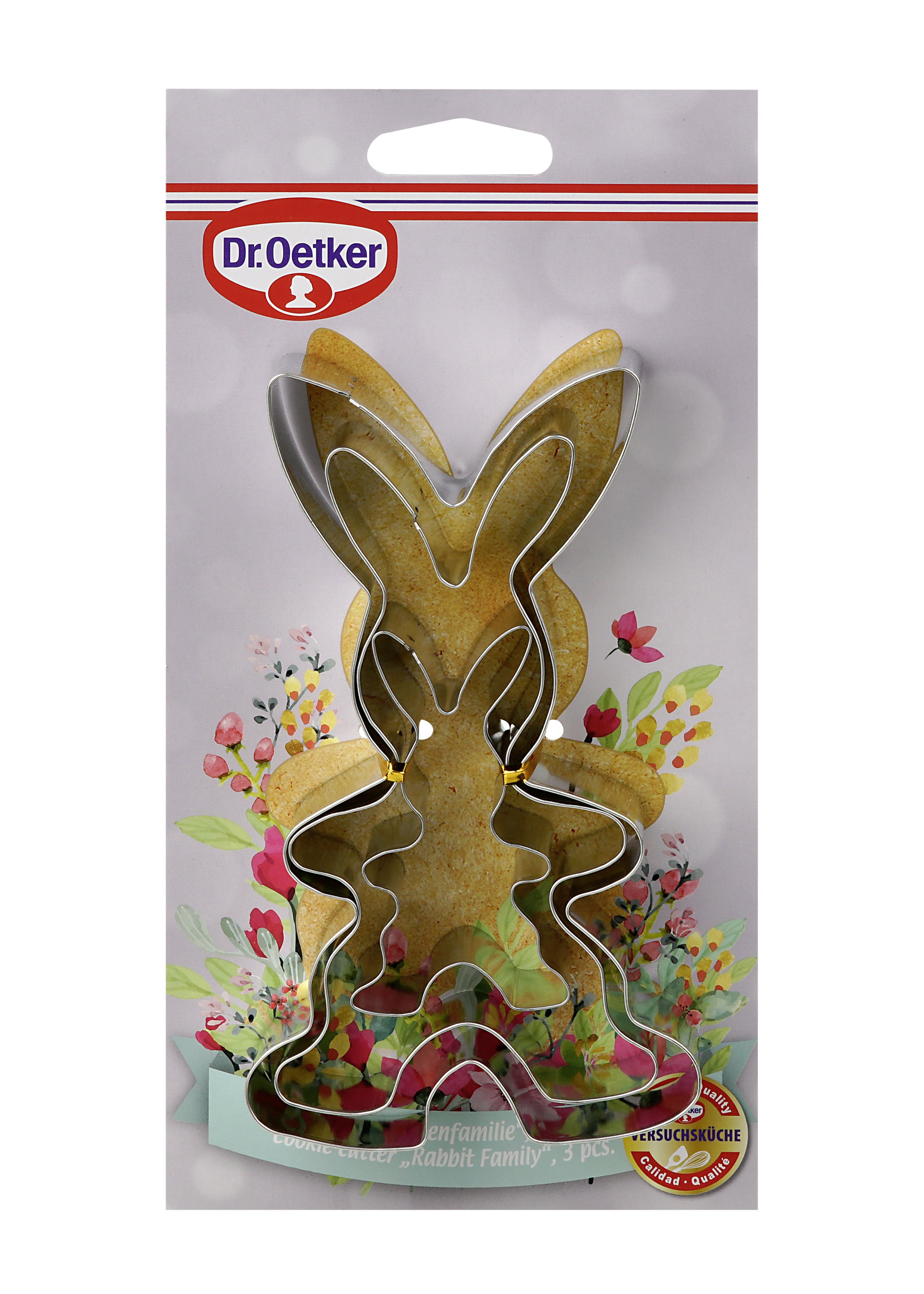 Ein Set aus drei Hasen-Ausstechformen auf einer Verpackung mit Blumendesign.