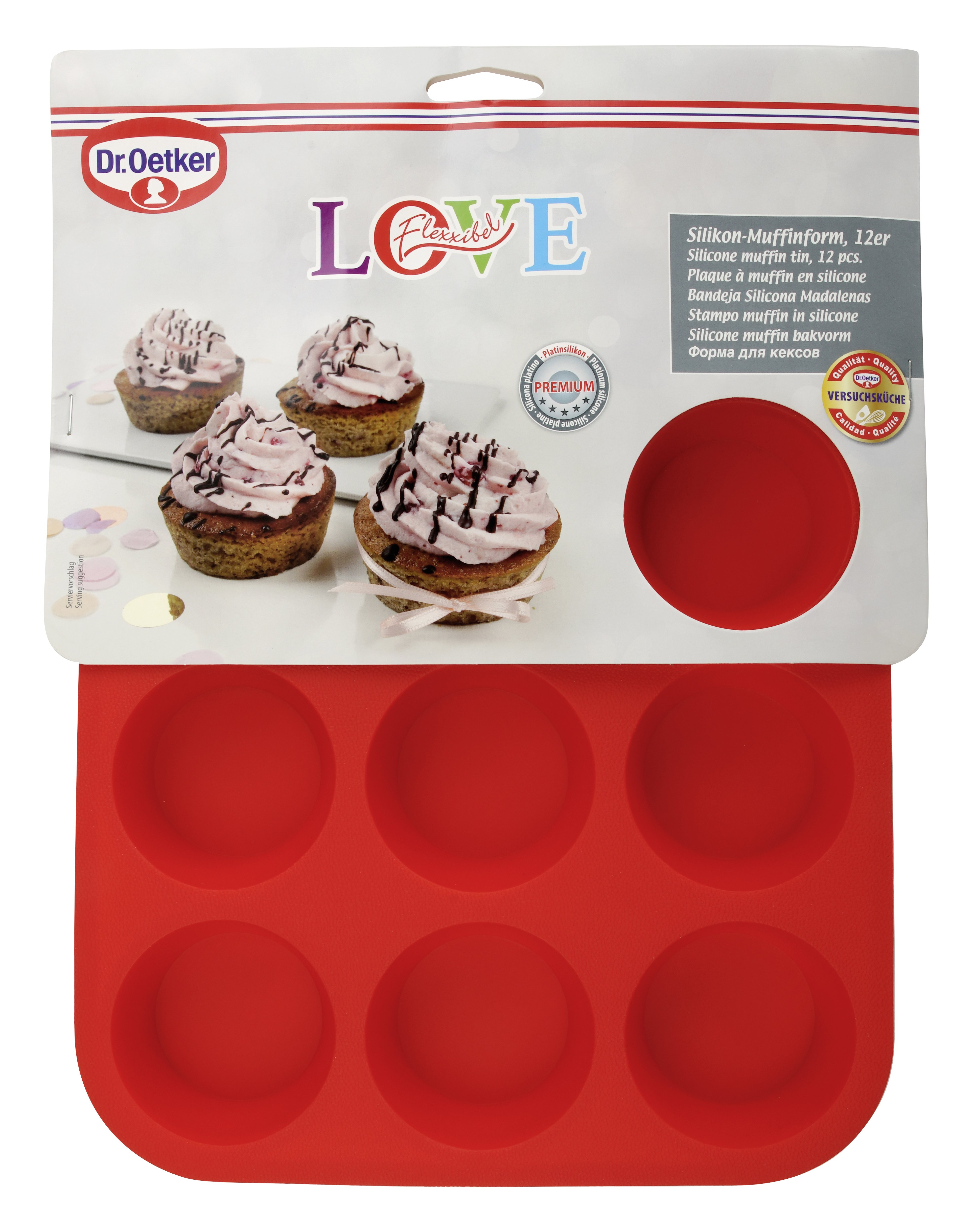 Eine Verpackung zeigt Cupcakes und eine rote Silikon-Muffinform. Die Verpackung hat das Dr. Oetker-Logo.