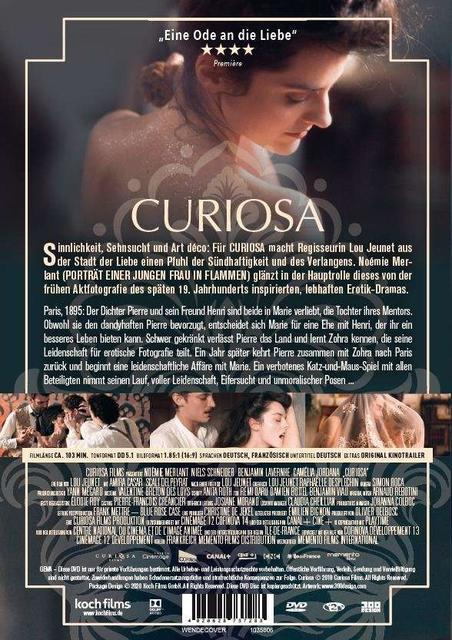 Poster des Films „Curiosa“. Das Gesicht einer Frau ist das zentrale Bild. Text und Credits befinden sich unten.