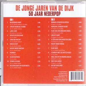 Rode albumhoes met nummerlijst, witte achtergrond.