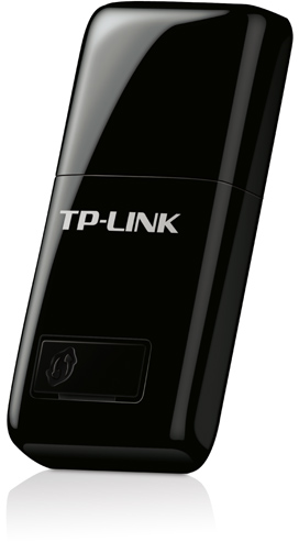Fekete TP-LINK USB WiFi adapter. A TP-LINK felirat fehér. Egy kis kép alul. Fehér háttér.