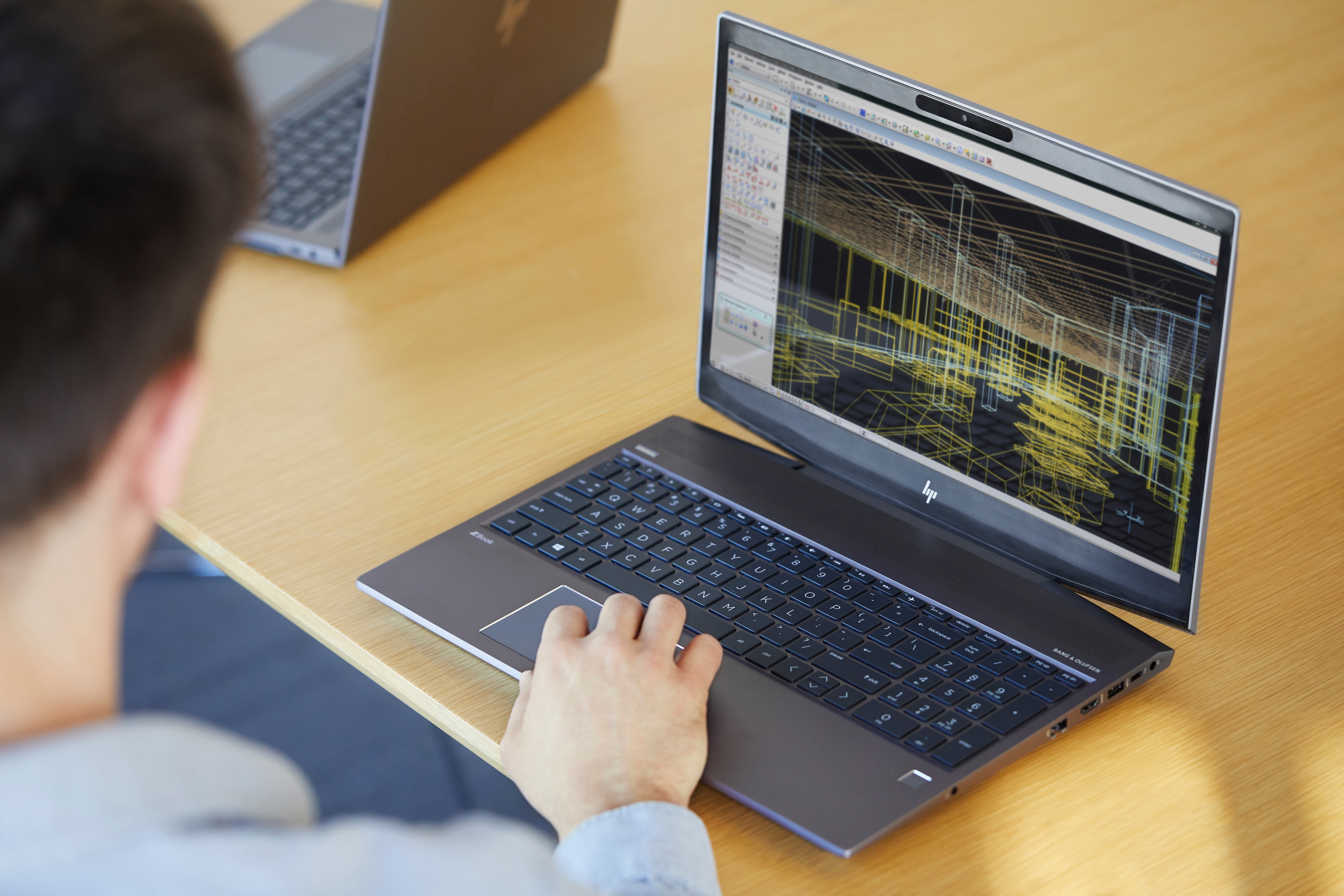 HP - B2B ZBook 15v G5 - 15,6 Zoll - Intel® Core™ i5 i5-8300H - 8 GB - 500 GB