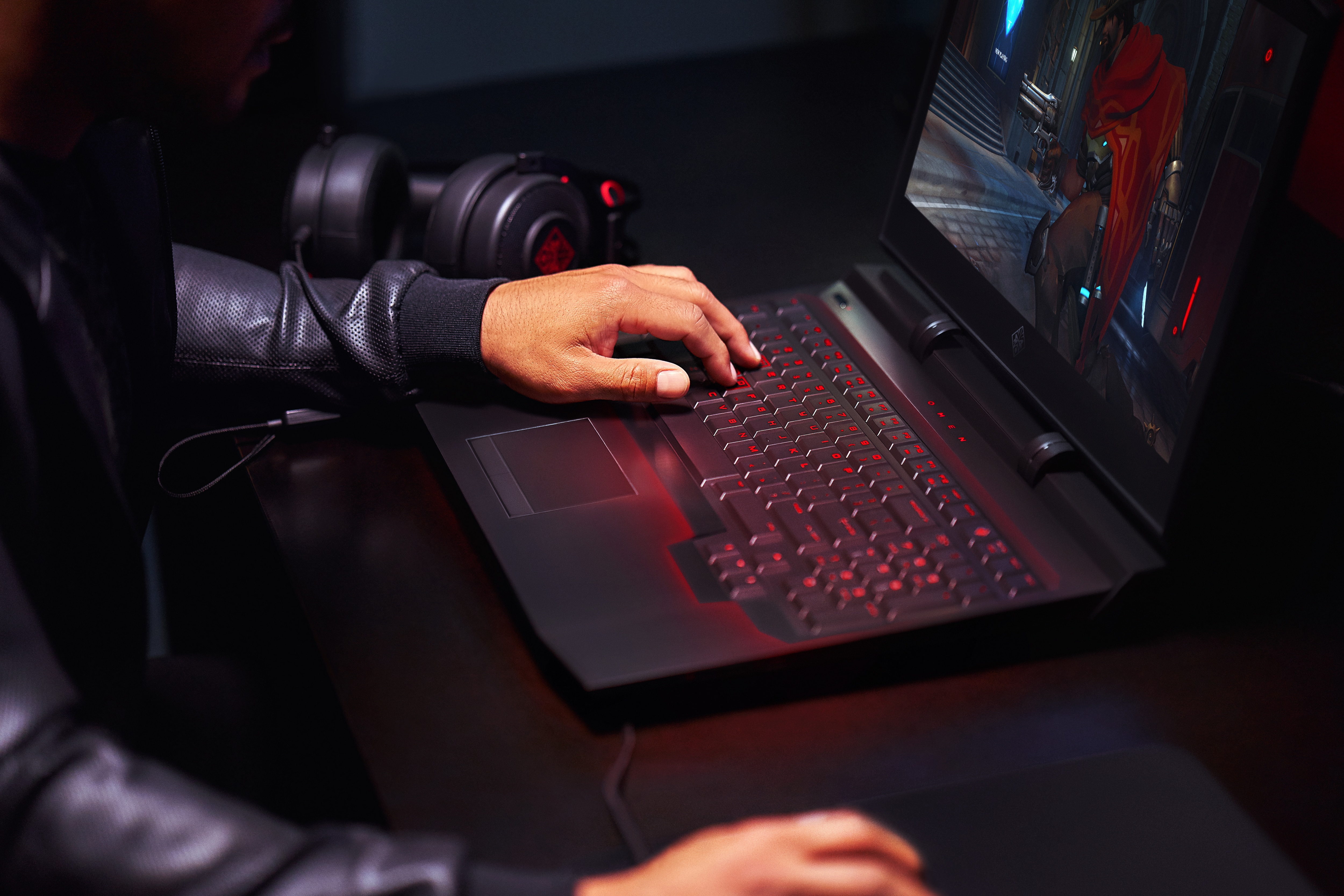 HP 2PJ71EA Omen X i7-7820HK 32GB 1TB+512 SSD Win10 Gaming Laptop Siyah