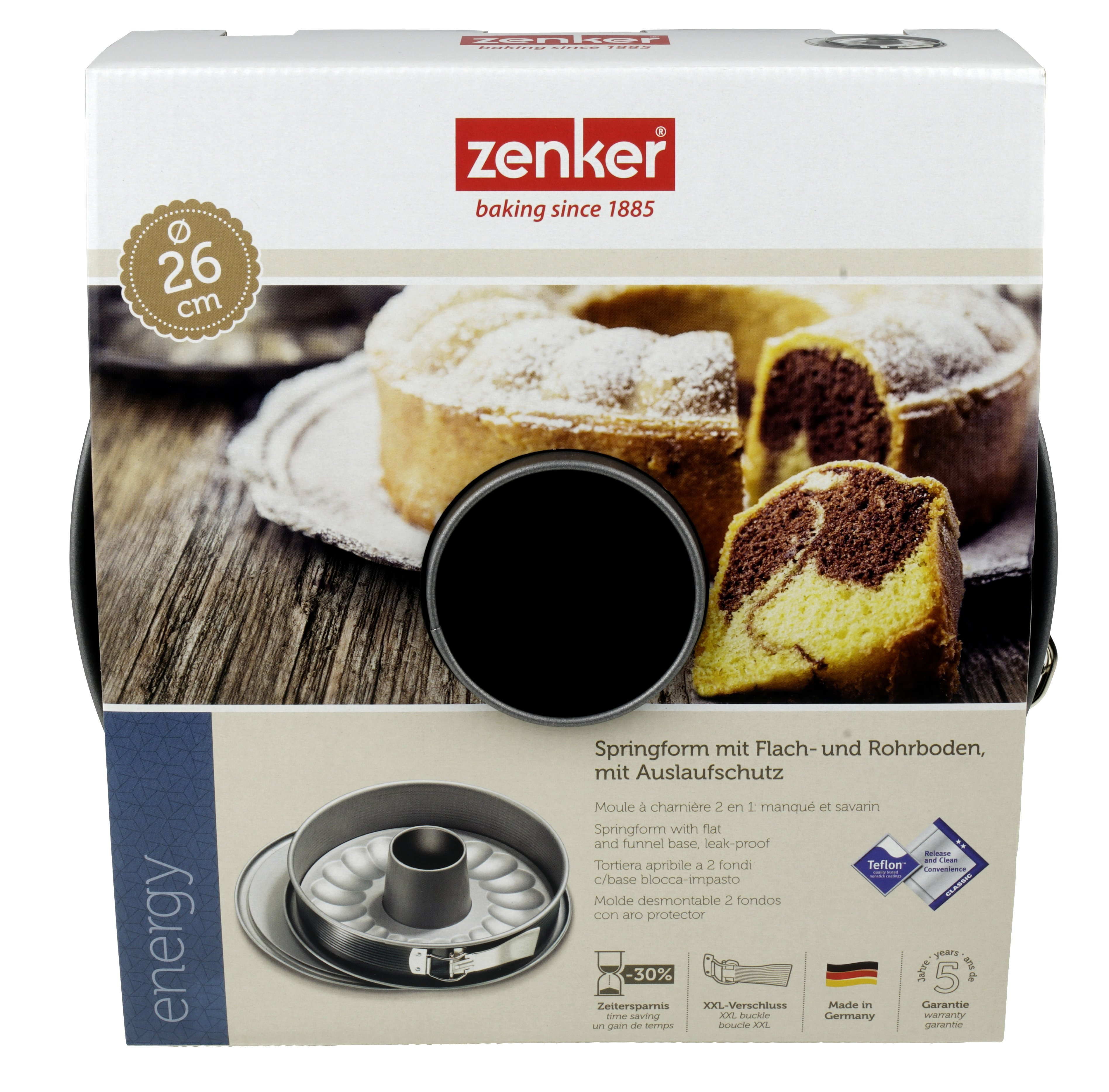 Weißer Teekessel mit Edelstahl-Infuser und Deckel. Weißer Hintergrund.