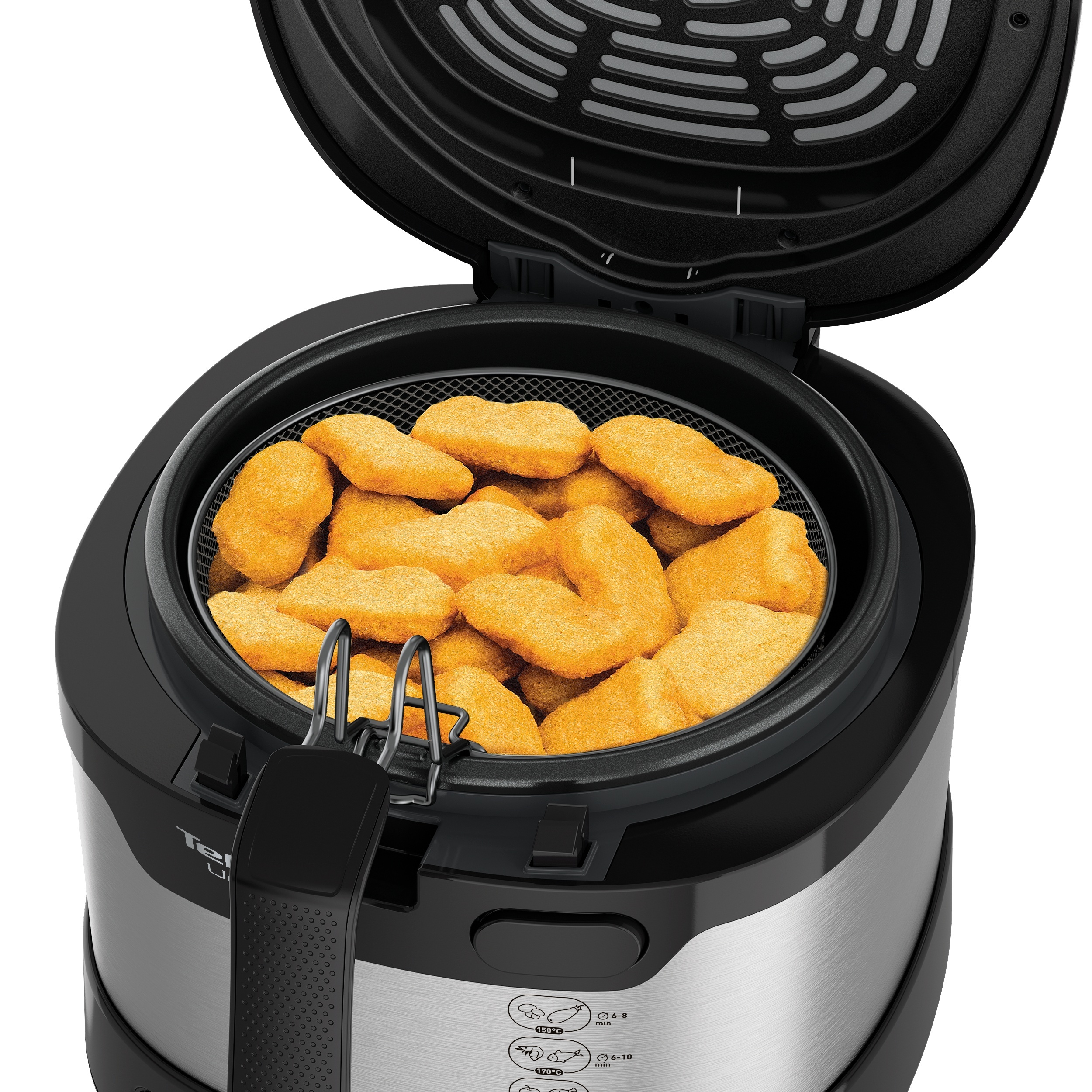 Eine offene Fritteuse mit Nuggets im Korb. Sie ist aus Edelstahl und schwarz, mit offenem Deckel.