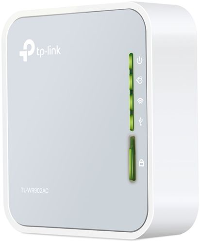 Fehér tp-link router. Zöld fények az oldalon. Tápellátás, internet, wifi, USB és lakat ikonok.