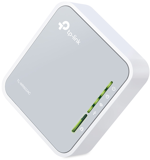Egy fehér és szürke négyzet alakú router, tetején tp-link felirattal.