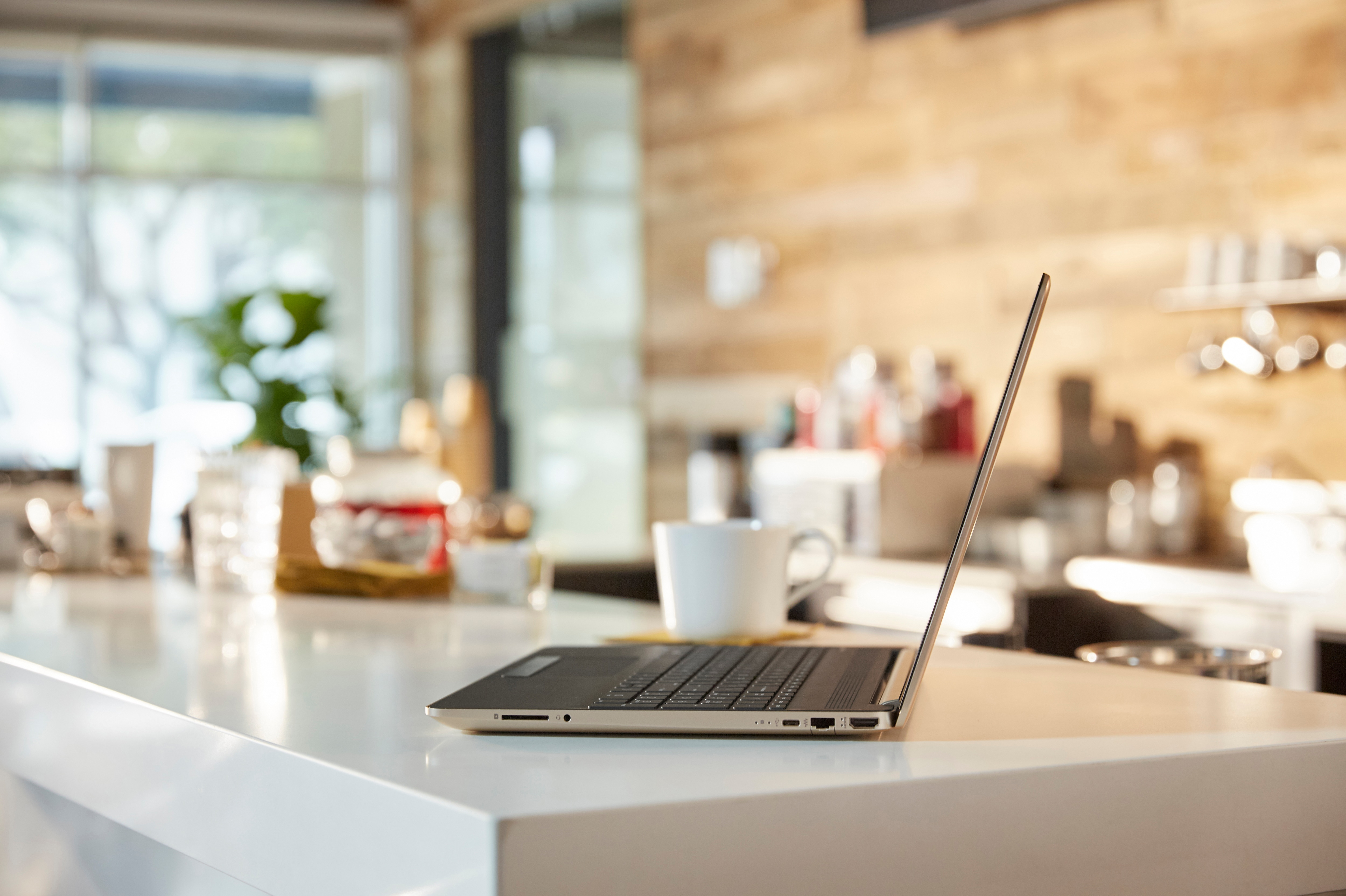 HP 8KK57EA/i7-8565U/8GB RAM/512GB SSD/MX250-4GB/15.6'' FHD/W10/Gri