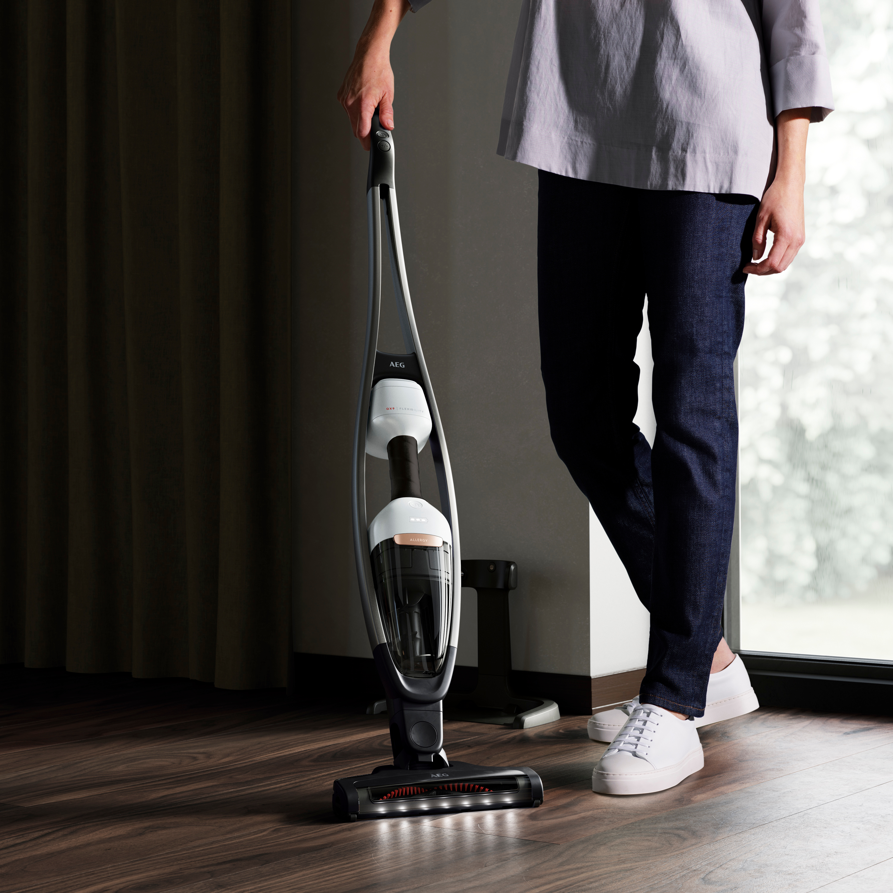 AEG QX9-1-ALRG Staubsauger (300 ml, Akkulaufzeit: 55 min, Satin White)