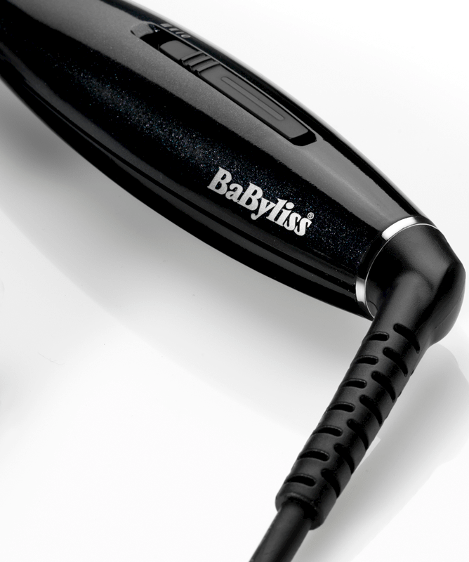 Schwarzes Glätteisen mit dem Markennamen 'BaByliss'.