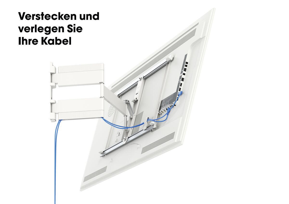 Weiße TV-Halterung mit versteckten Kabeln und sichtbaren blauen Kabeln.
