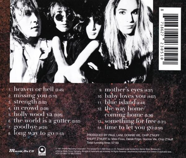 CD-hoes met vier bandleden in zwart-wit. Tracklist en credits zijn zichtbaar.