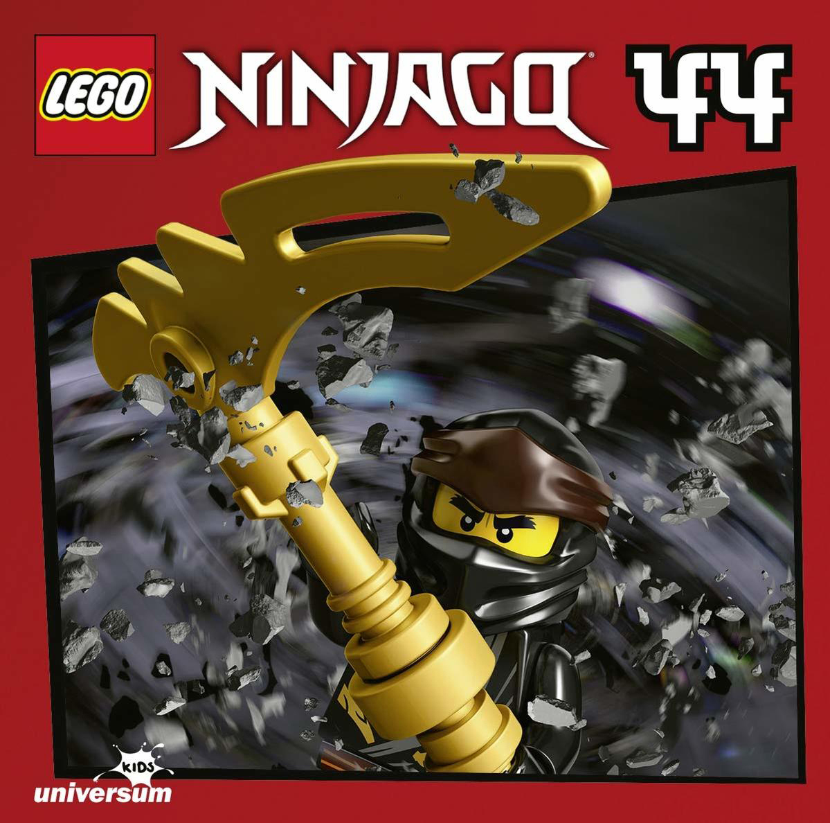 Lego Ninjago Box-Art mit einem Ninja mit goldener Sense. Der Hintergrund wirbelt.