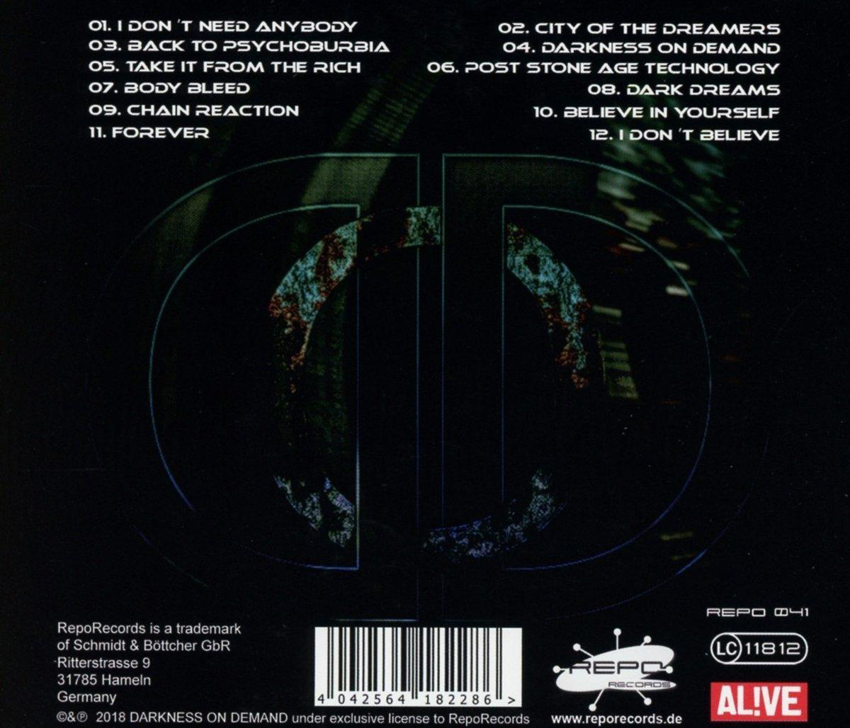 CD-Cover mit Songtiteln und einem Logo.