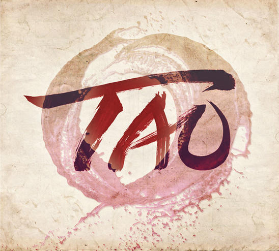 Albumcover: "TAO" in roter Kalligraphie innerhalb eines weinfleckigen Kreises.