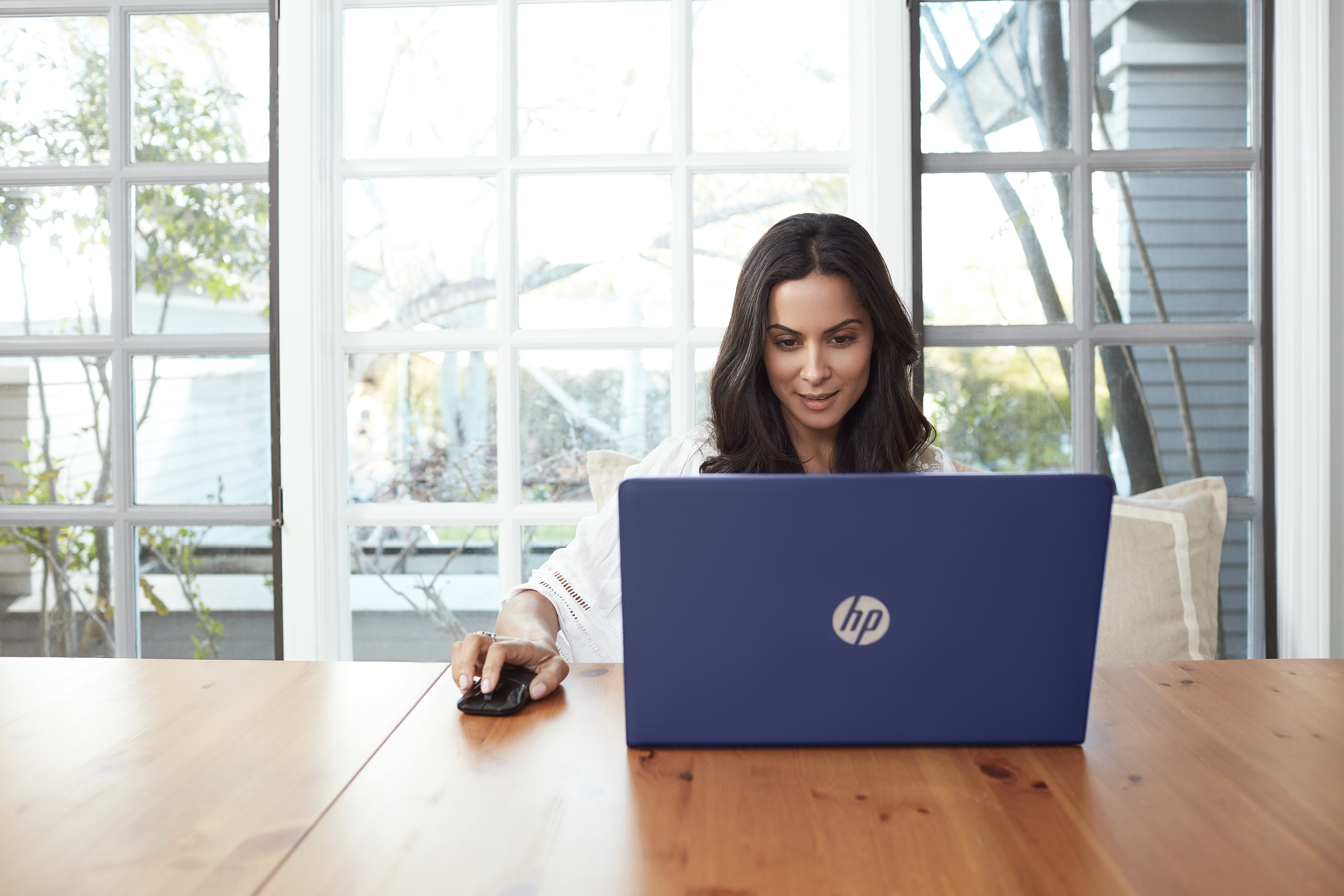 HP Pavilion I5-8250U İşlemci/8 Bellek/1TB Harddisk/2GB GT940MX Ekran Kartı/15.6/2PR73EA Laptop