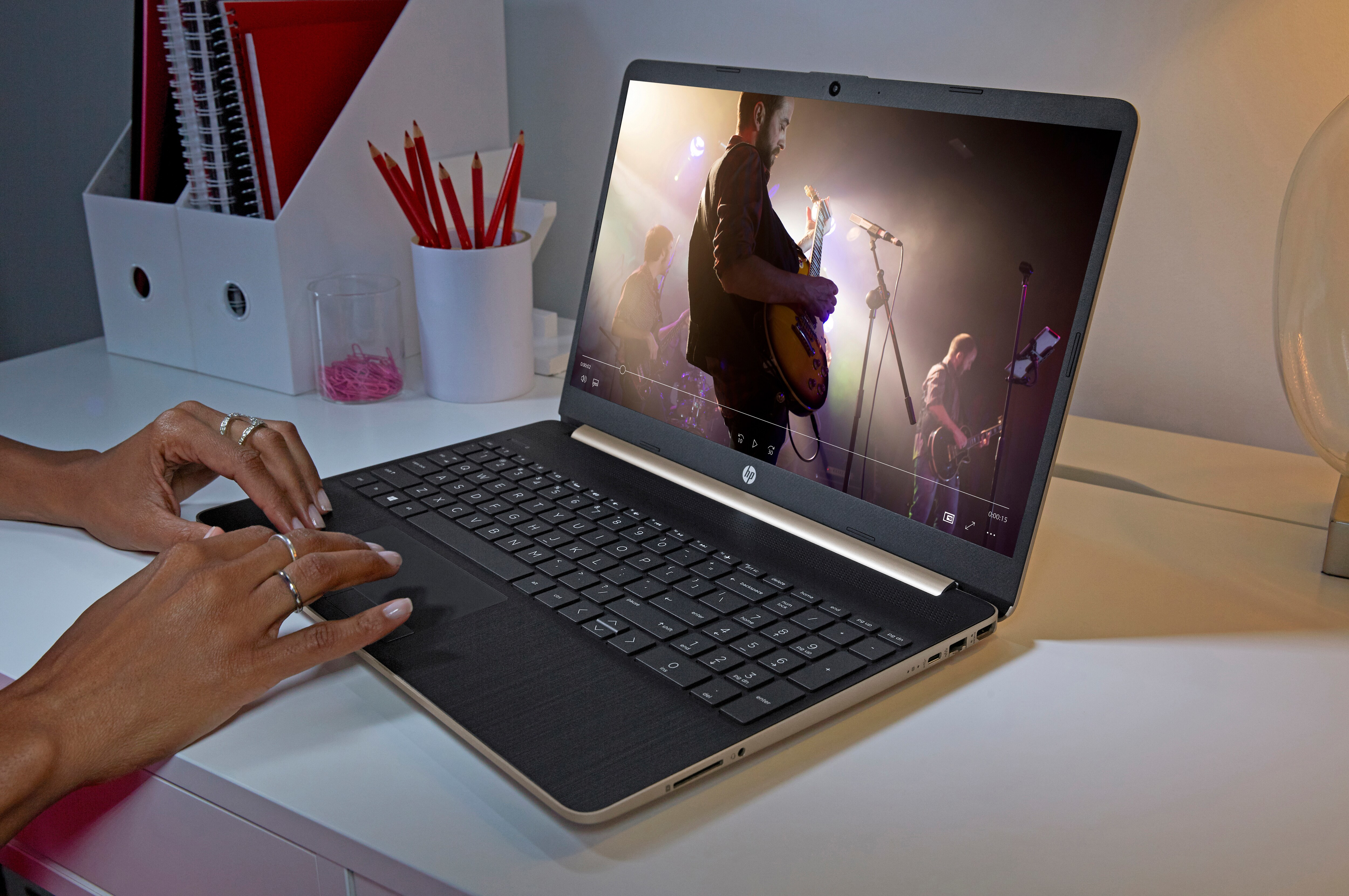 HP 8KK57EA/i7-8565U/8GB RAM/512GB SSD/MX250-4GB/15.6'' FHD/W10/Gri