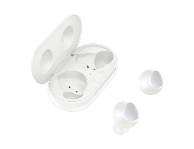 Auriculares inalámbricos blancos y estuche de carga, abierto. Los auriculares están a la derecha.
