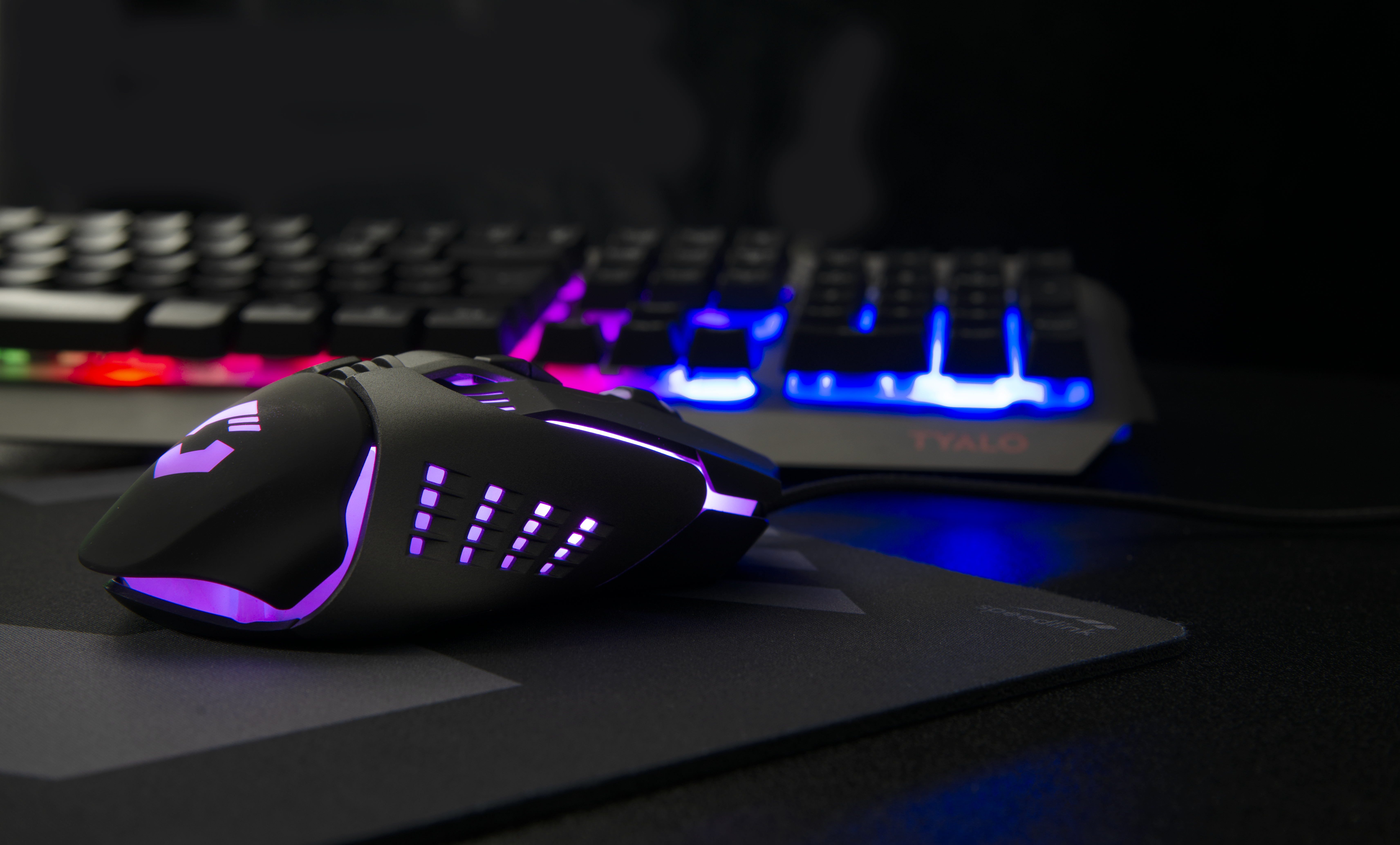 SPEEDLINK TYALO Illuminated Gaming Deskset - DE layout, Gaming Tastatur, Maus & Mauspad, Rubberdome, kabelgebunden, Schwarz