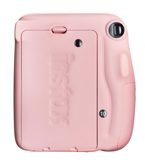 Una cámara instax rosa, con la parte trasera visible.