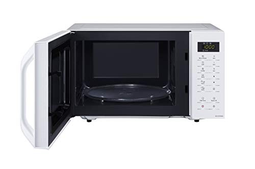 Un horno microondas blanco con la puerta abierta