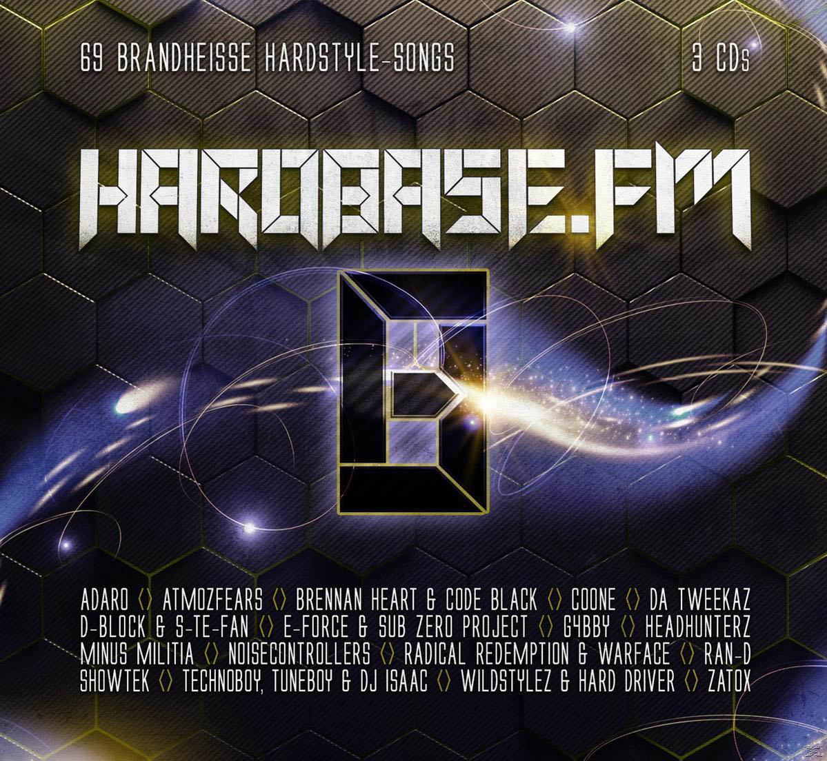 Albumcover mit dem Text 'HARDBASE.FM' und verschiedenen Künstlernamen. Bunter geometrischer Hintergrund.