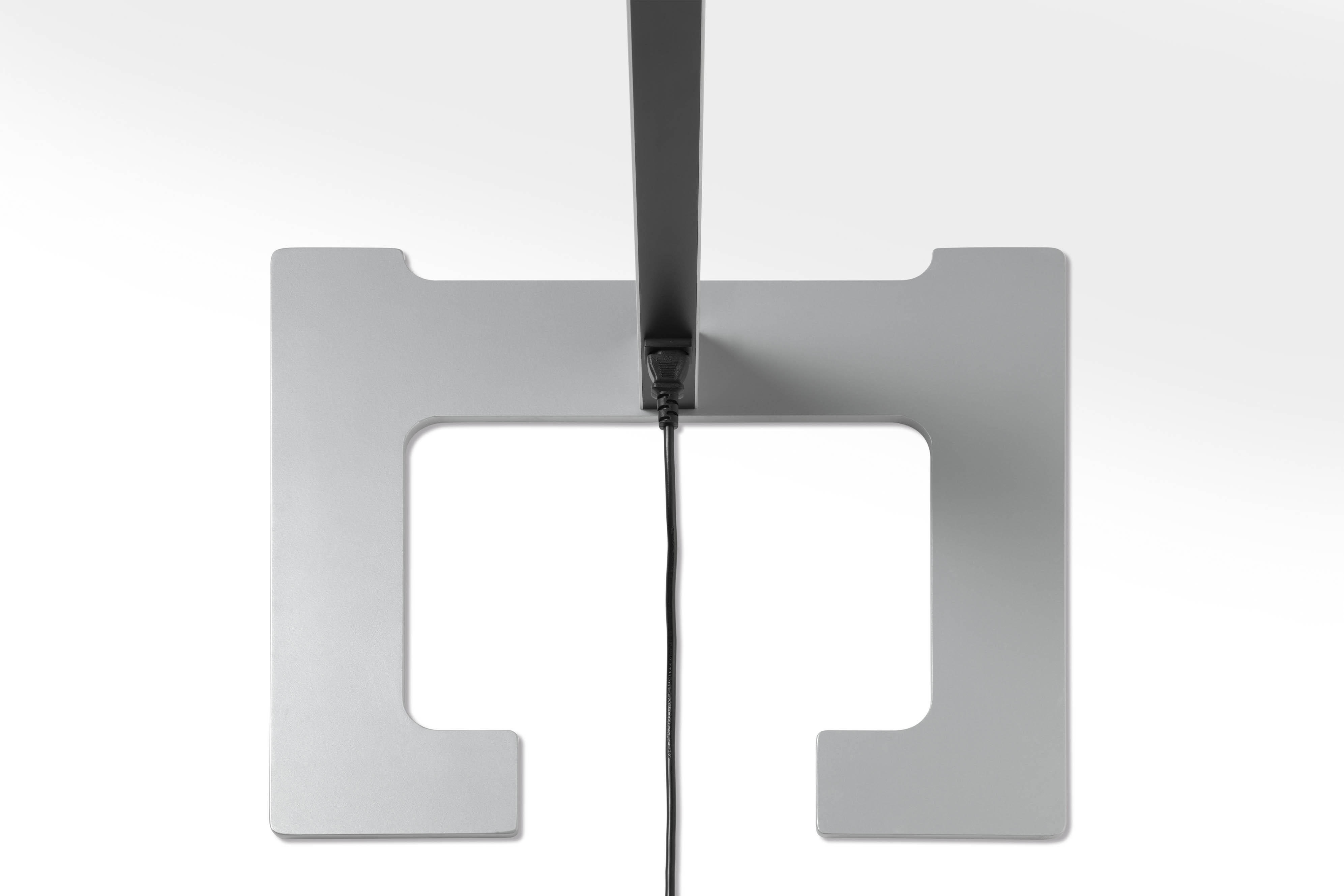 LUCTRA Vitawork 7 Sym. Dimmbar Stehleuchte, Silber/Schwarz