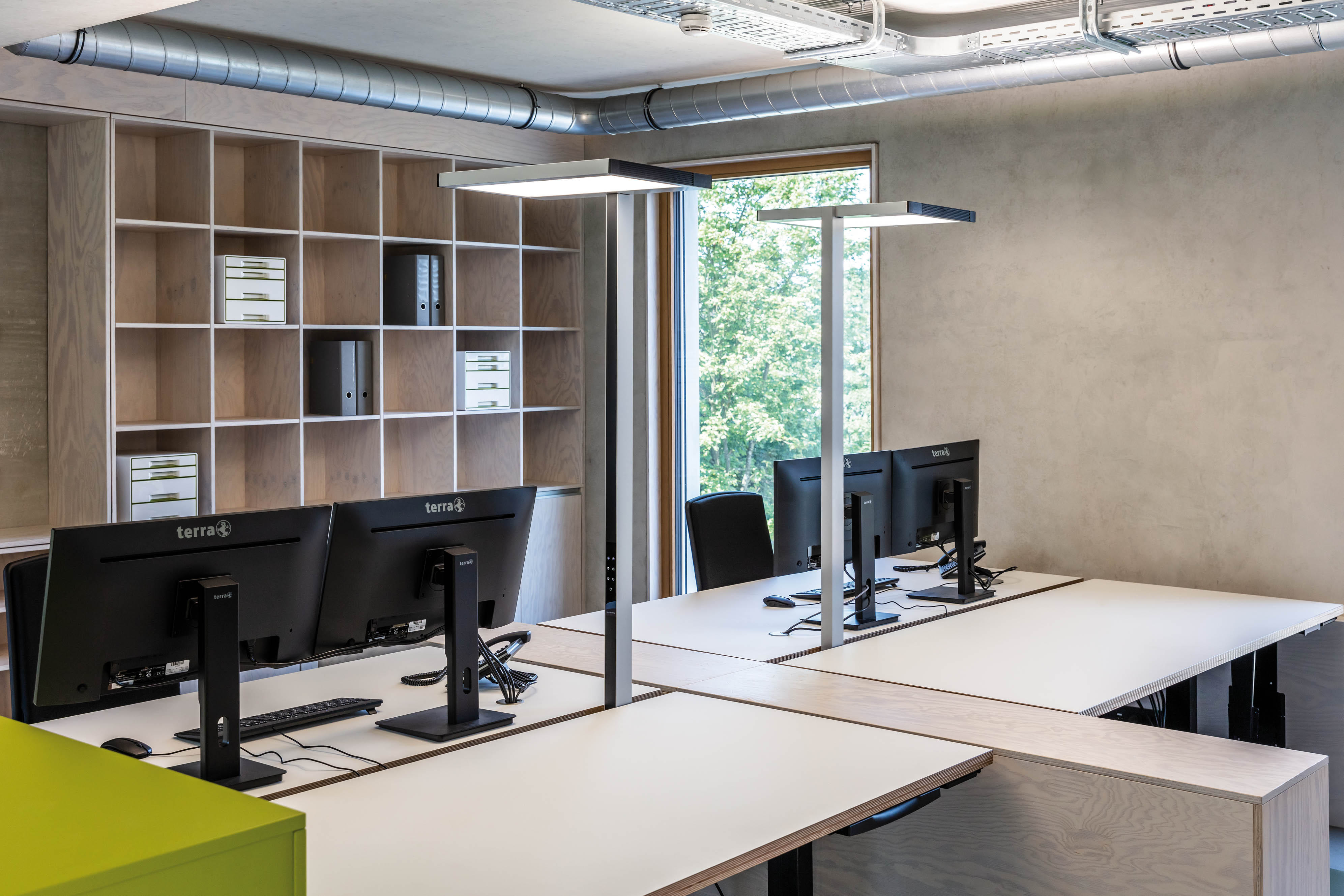 LUCTRA Vitawork 7 Sym. Dimmbar Stehleuchte, Silber/Schwarz