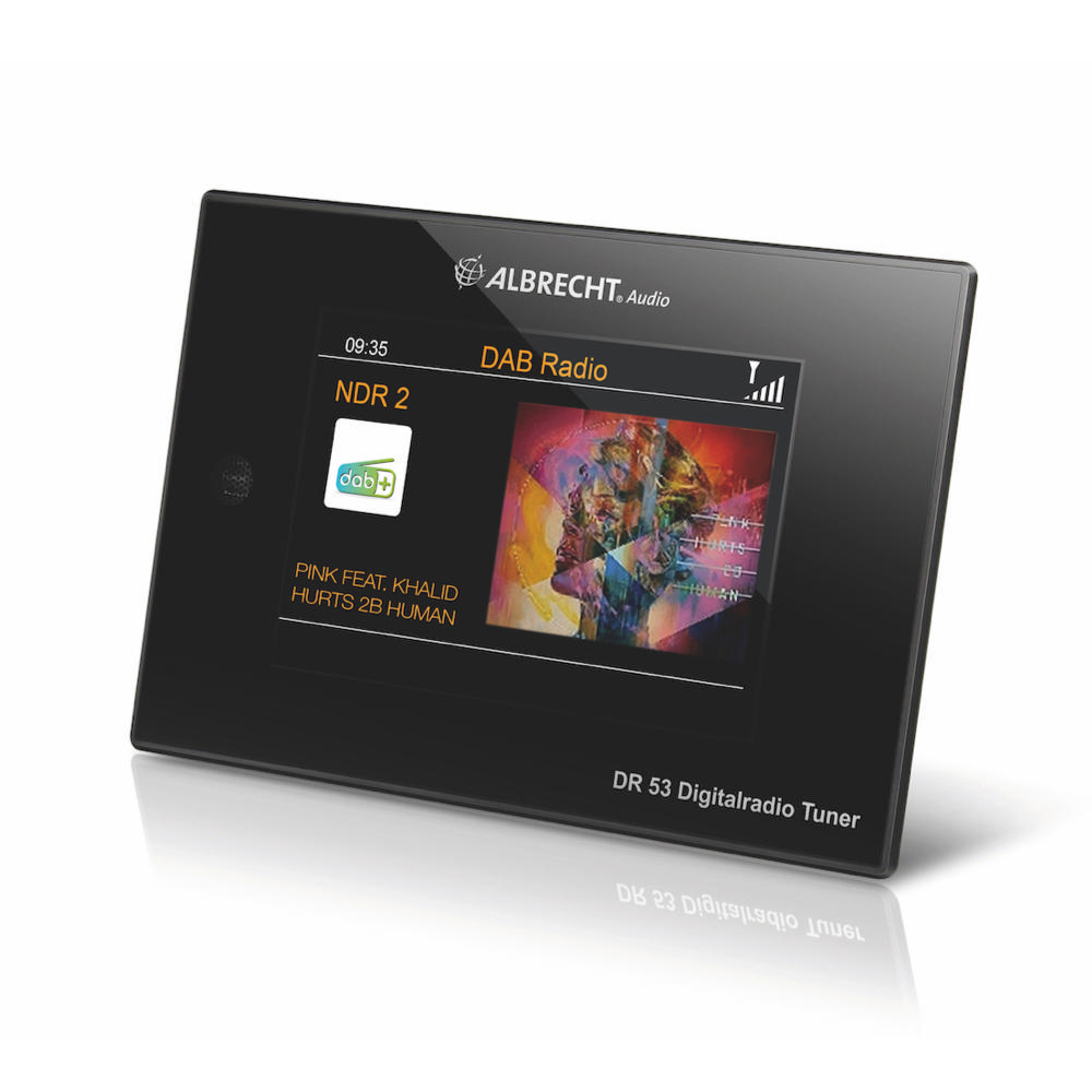 Digitalradio-Bildschirm mit DAB-Radio-Informationen. Zeigt Sender- und Songdetails.