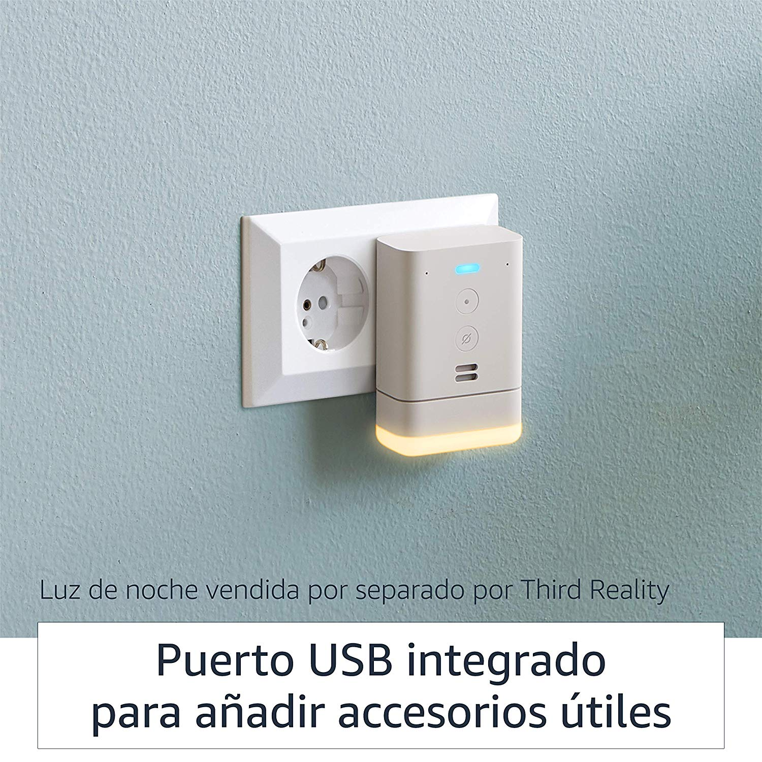 Un enchufe inteligente con un puerto USB conectado a una toma de corriente con una luz azul y texto.