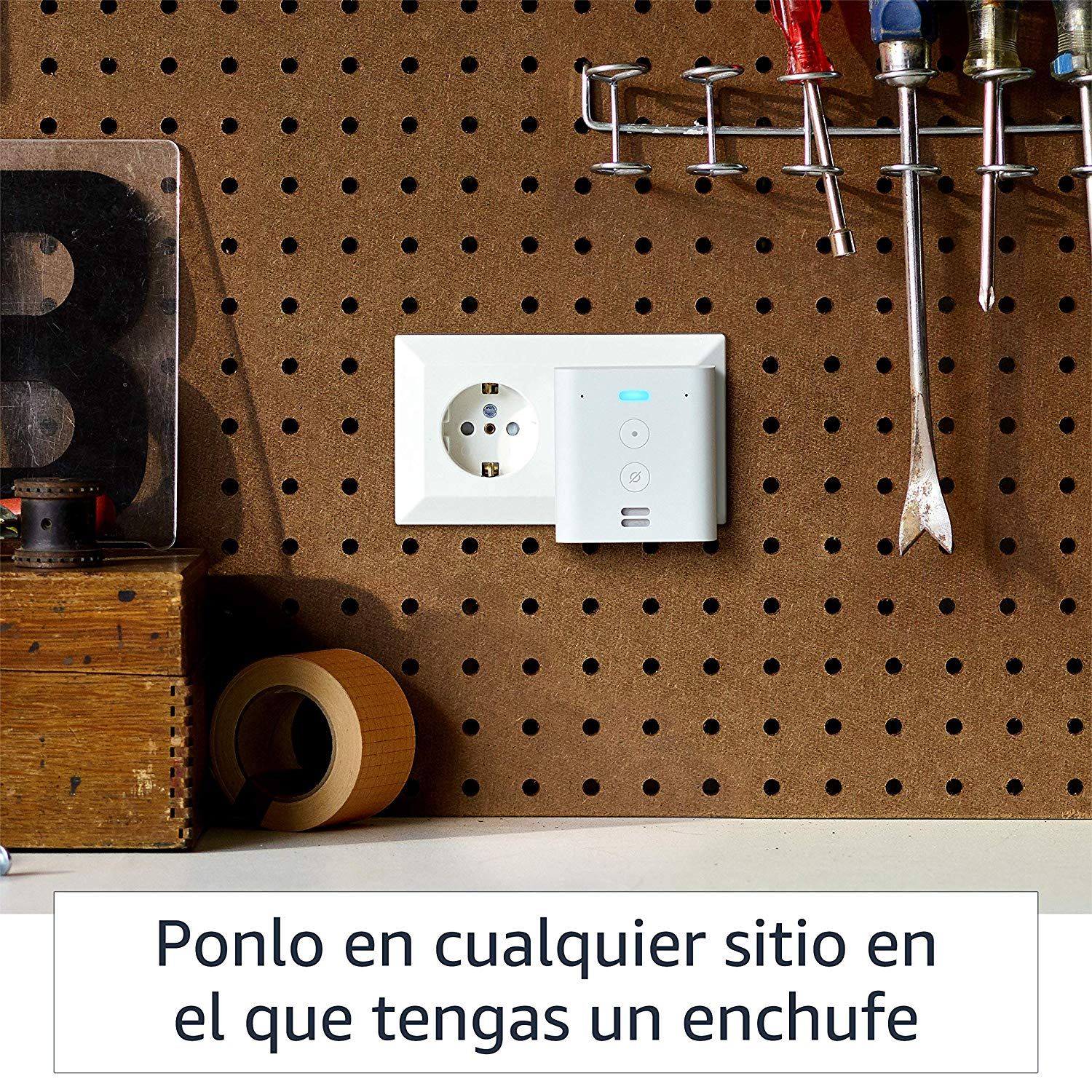 Parte trasera de una caja de CD con fondo rojo y texto.