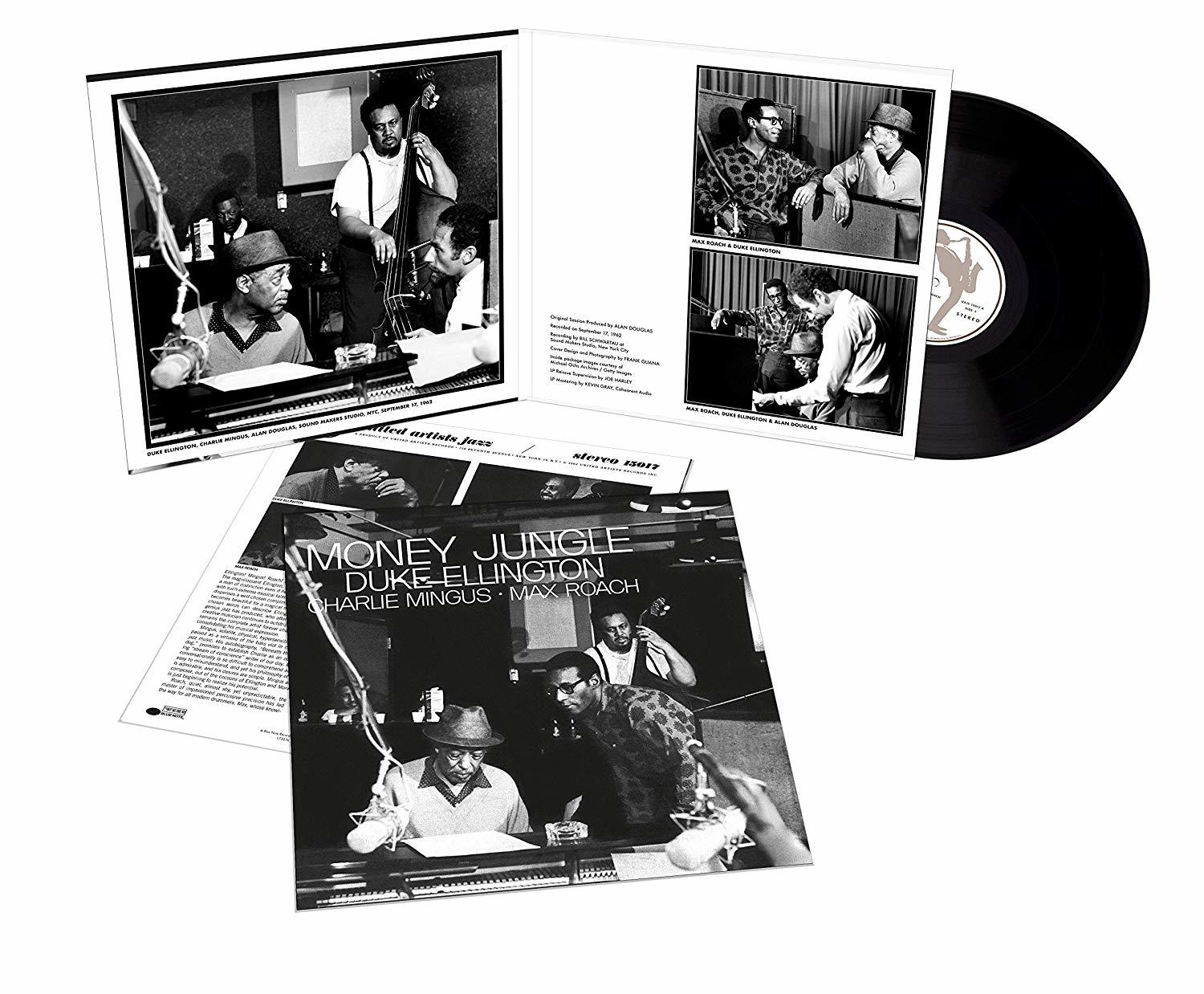Fekete-fehér kép jazz zenészekről és egy lemezborítóról. Egy lemez, a borítóművészet a zenekar tagjaival és az album látható.