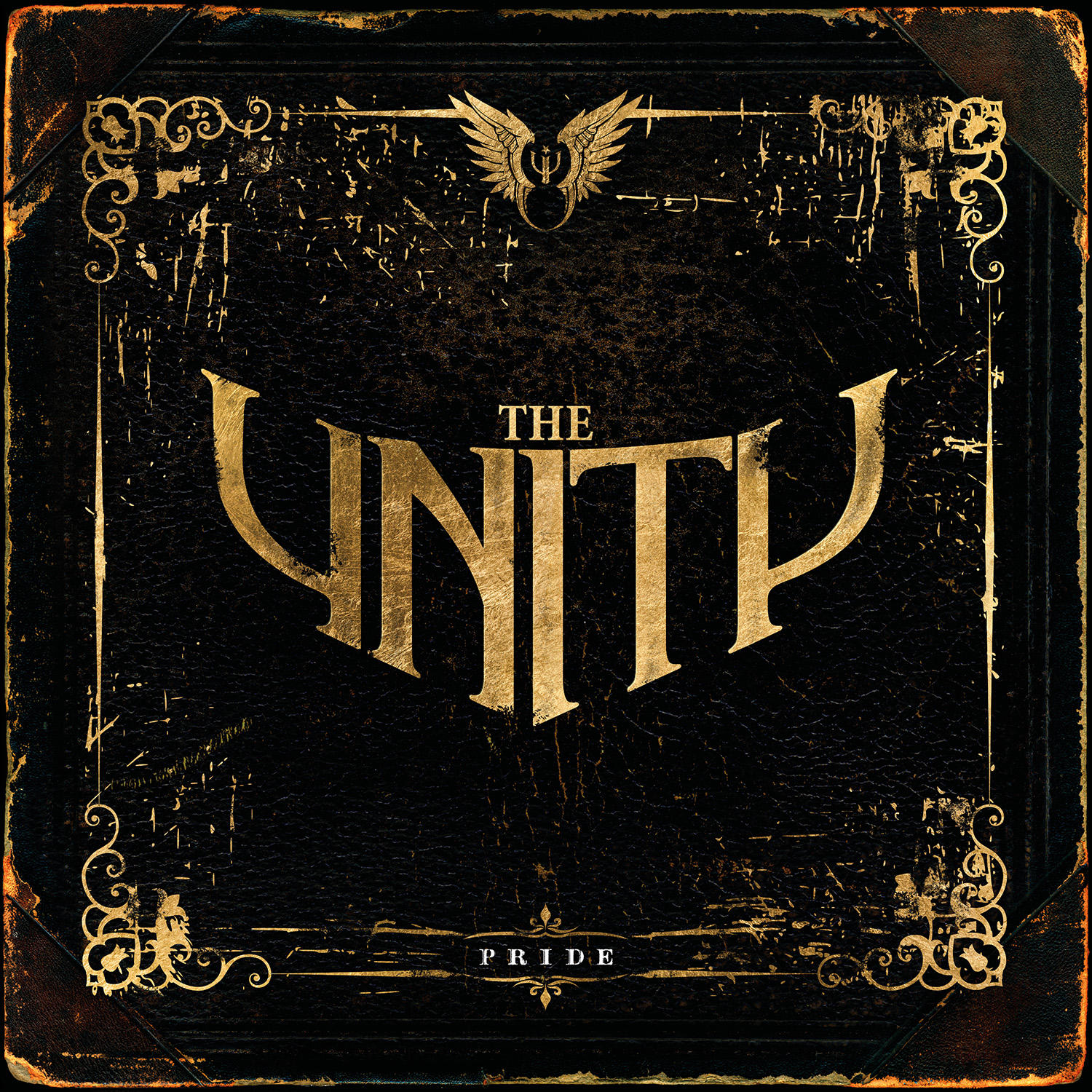 Album borító: "THE UNITY" arany betűkkel, sötét, texturált háttéren. Szárnyas szimbólumot és a "PRIDE" szót tartalmazza.