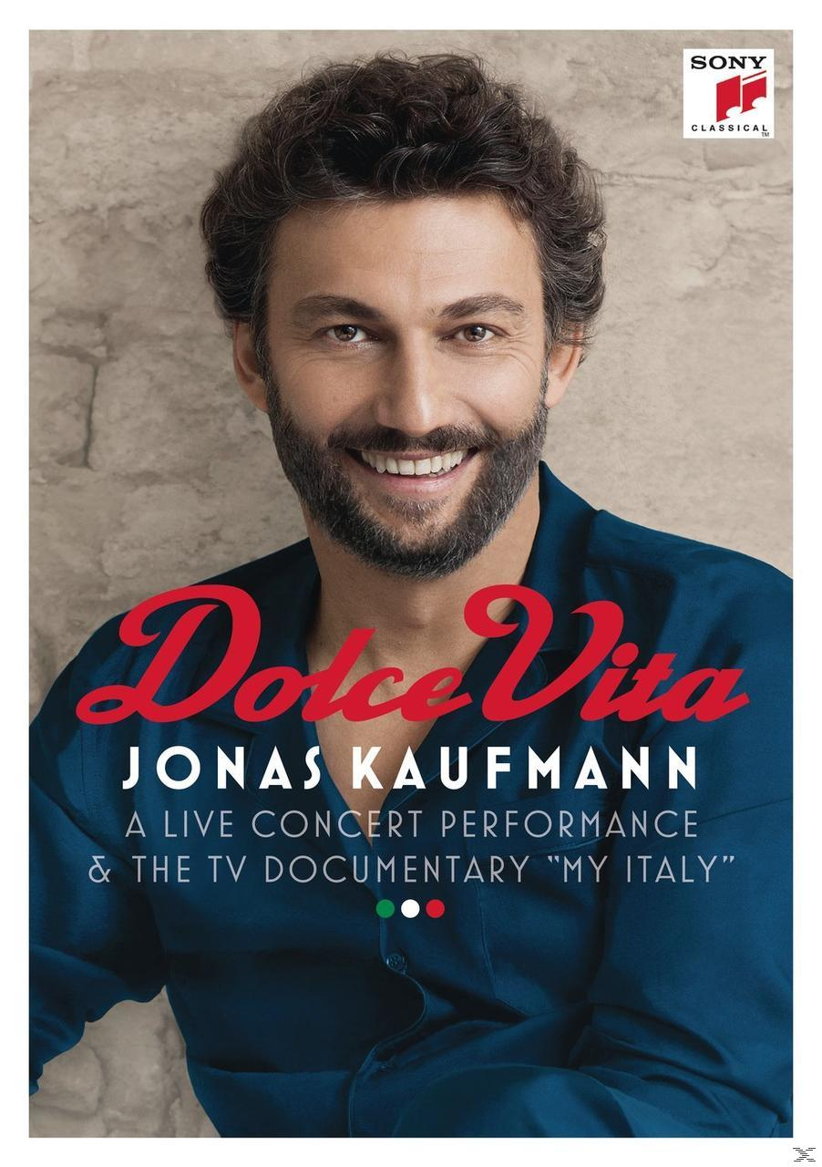 Dolce Vita DVD borító. Jonas Kaufmann mosolyog. Szöveg: A Live Concert Performance & The TV Documentary.