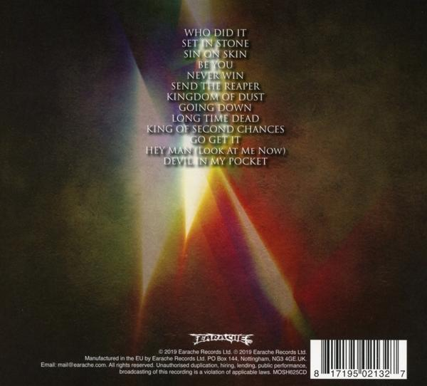 Die Rückseite einer CD. Es enthält Songtitel, ein Logo und Informationen über die Musik.