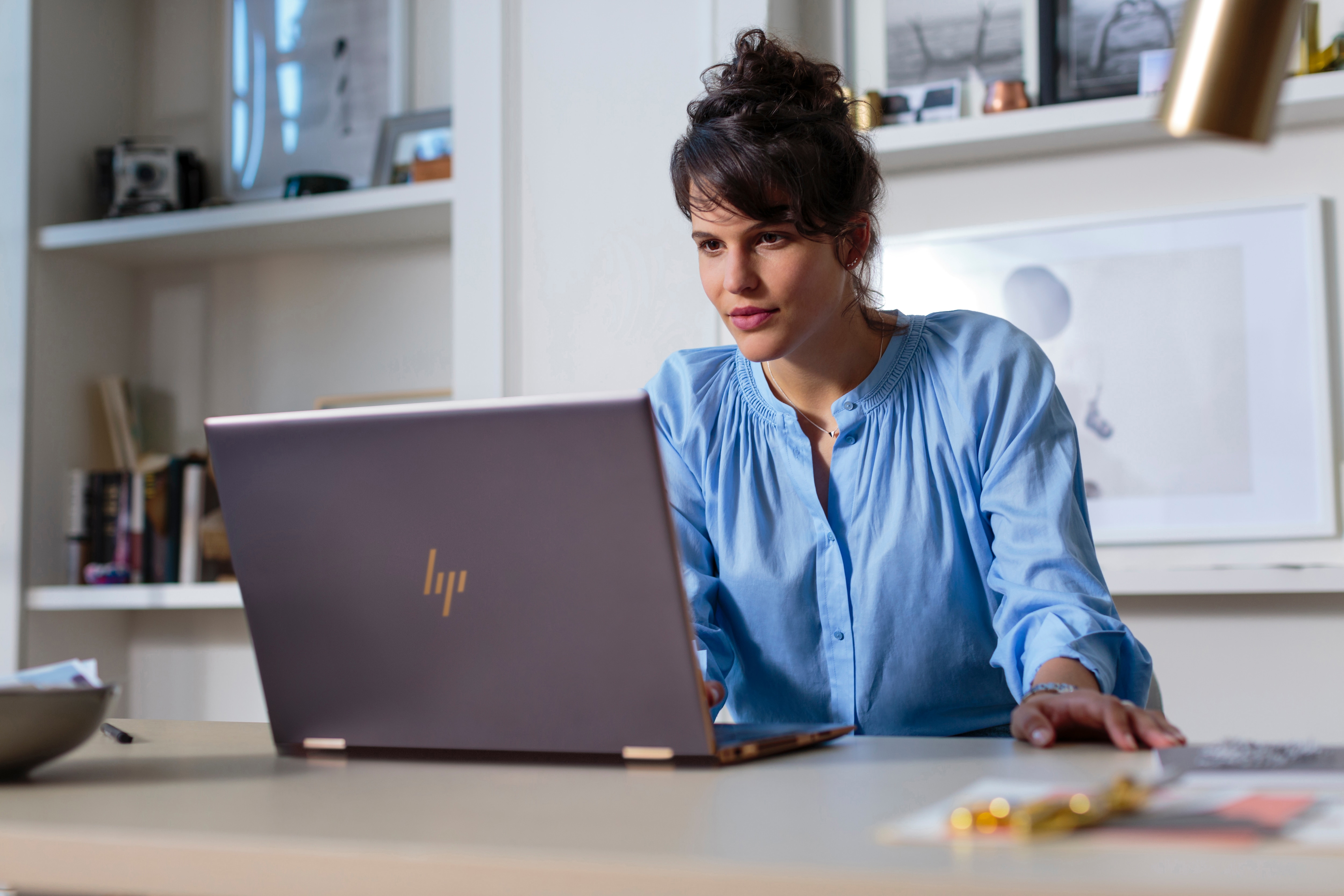 HP Spectre X360 (15-ch032ng) - 15,6 Zoll - Intel® Core™ i7 i7-8705G - 16 GB - 512 GB - AMD - Windows 10 Home (64 Bit)